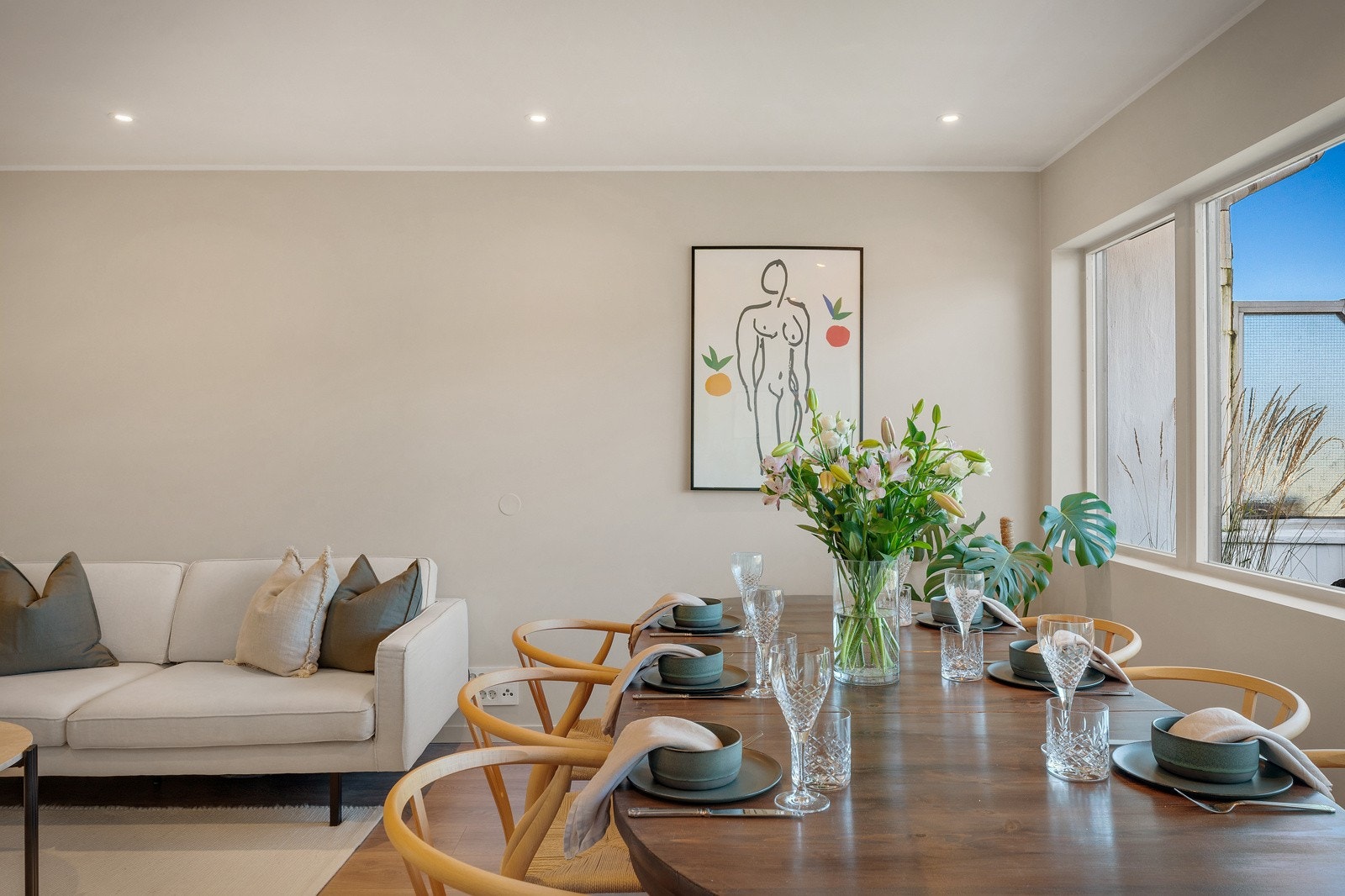 Her kan en nyte den flotte utsikten fra spisebordet. Galleribilde