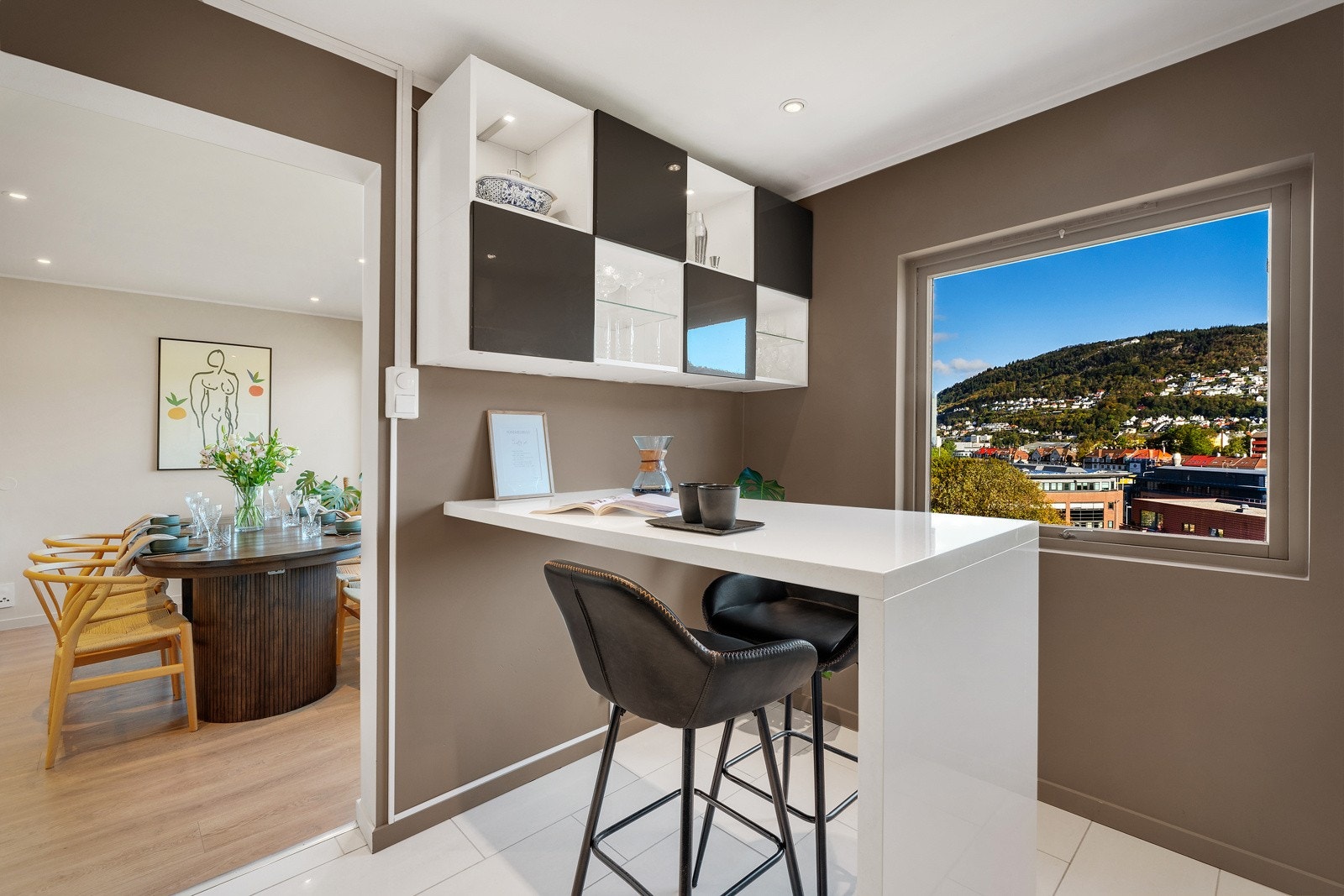 Praktisk sitteplass med nydelig utsikt. Galleribilde