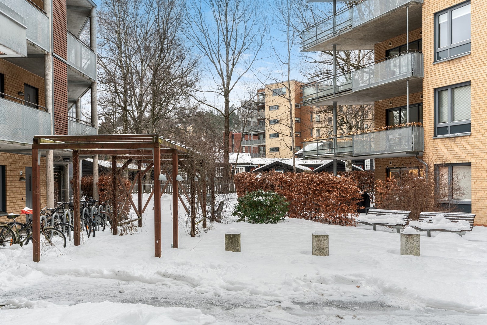 Selgerne trekker frem også andre kvaliteter ved sameiet som et godt styre, sykkelparkering (både utendørs og innendørs), mulighet for å leie både garasjeplass og ekstra bod i tillegg til takterrasse. Galleribilde
