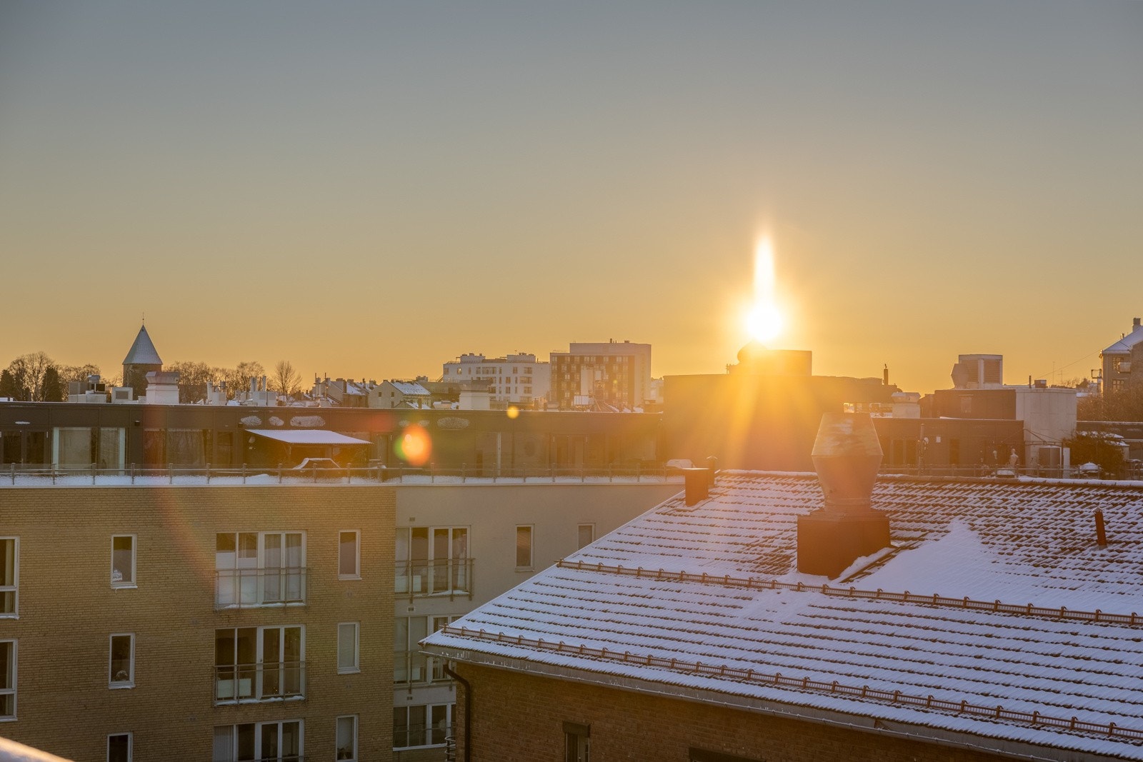 Takterrassen er vestvendt og har svært gode solforhold. Galleribilde