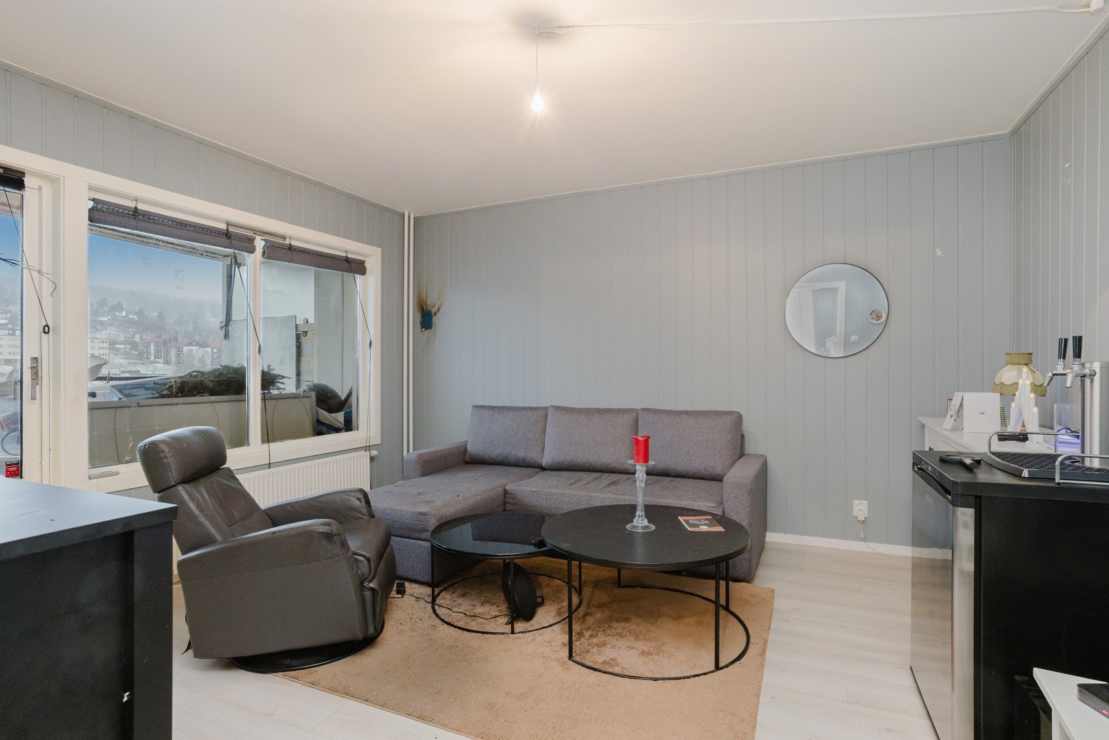 Emilie Fredriksen & Edvard Mortensen ønsker velkommen til Lauritz Hervigs vei 25C! Galleribilde