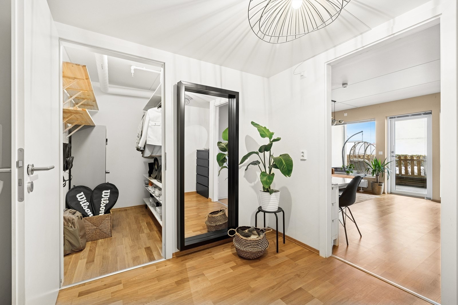 Det er inngang til en praktisk bod. Galleribilde