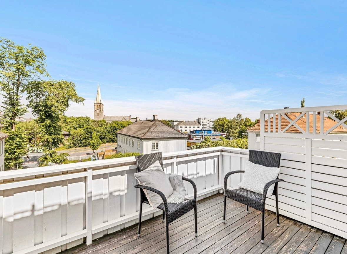 På balkongen kan man nyte de fine sommerskveldene! Galleribilde