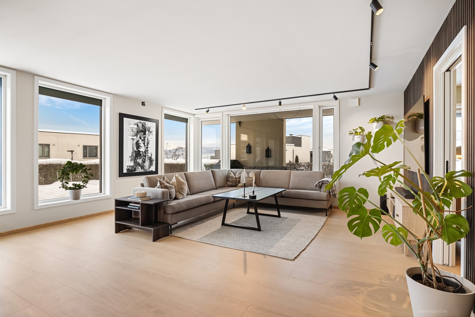 Stuen oppleves som lys og luftig Galleribilde