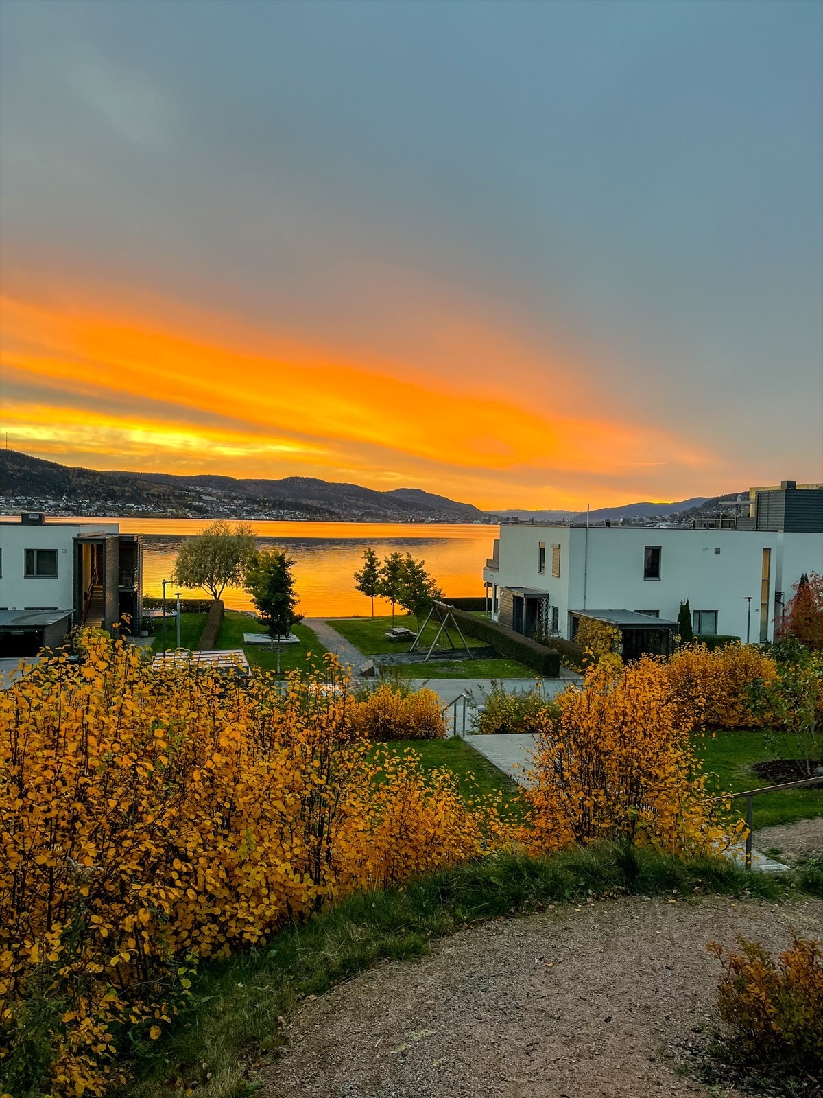 Utsikt fra trapp rett ved leiligheten - Selgers bilde Galleribilde