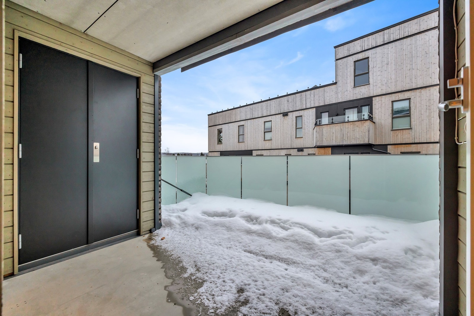 Balkong med gode møbleringsmuligheter. Galleribilde