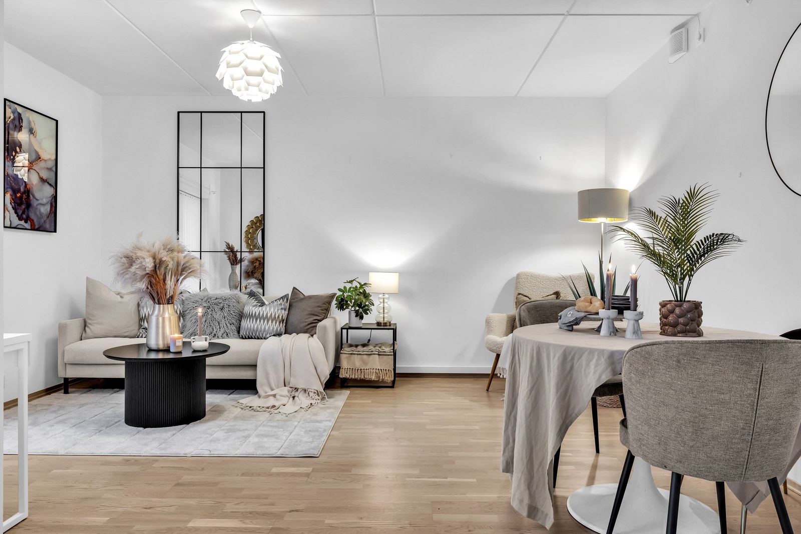 Velkommen til Tverrveien 11! Presentert av Krogsveen v/Anine Holter. Galleribilde