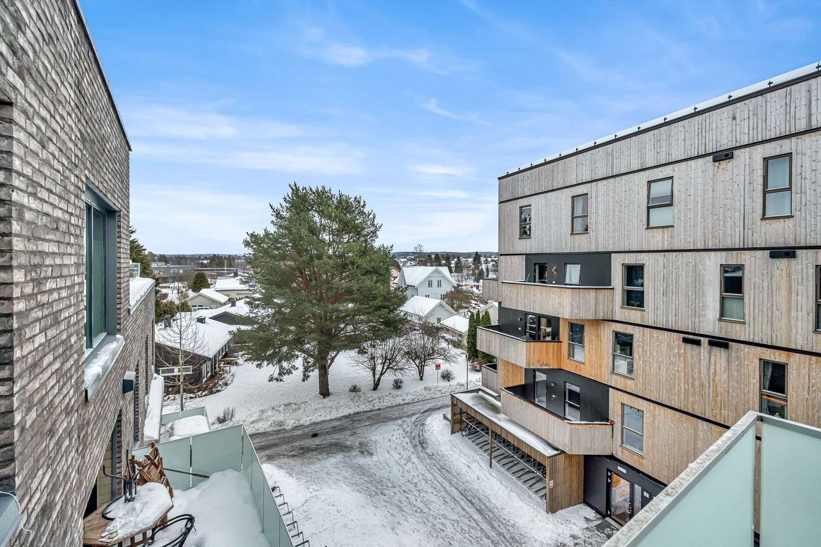 Utsyn fra balkong. Galleribilde