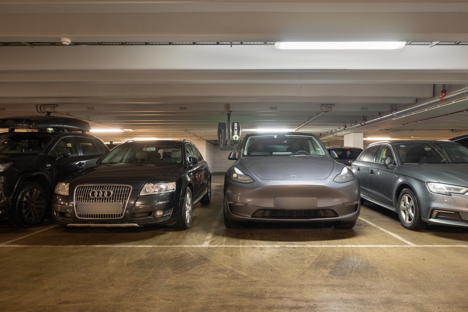 Det medfølger en garasjeplass med lader Galleribilde