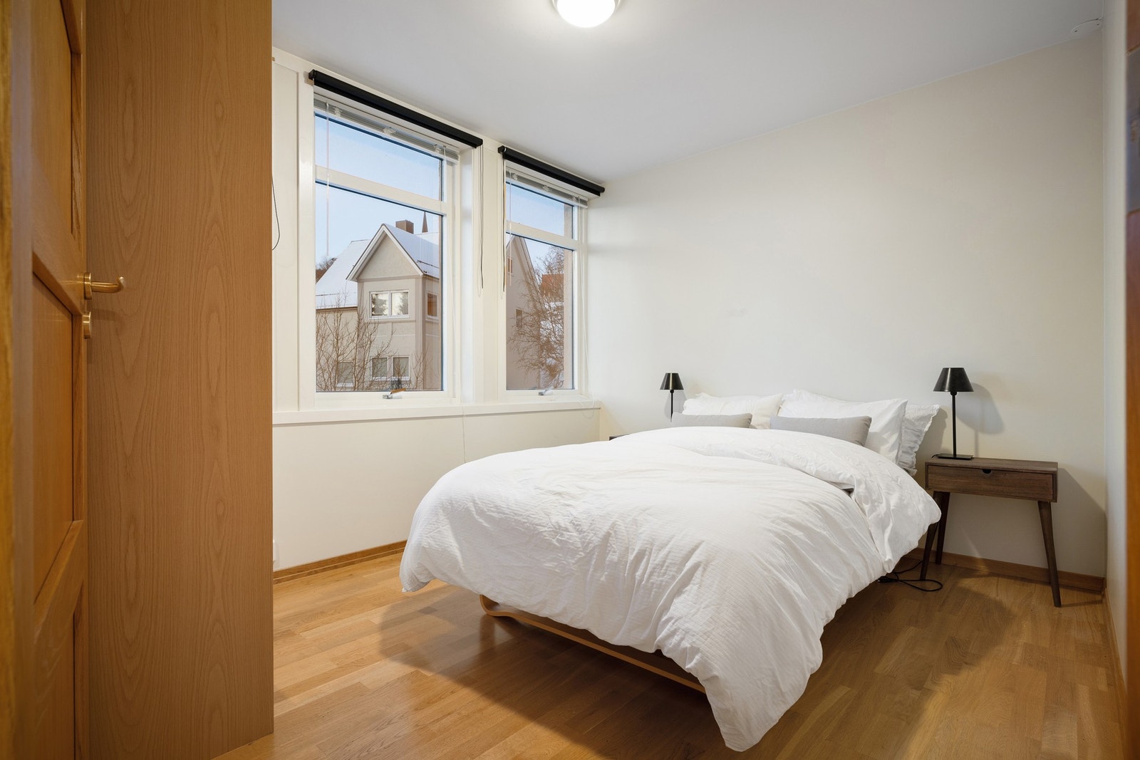 Soverom 2, også her er det satt inn fint garderobeskap Galleribilde