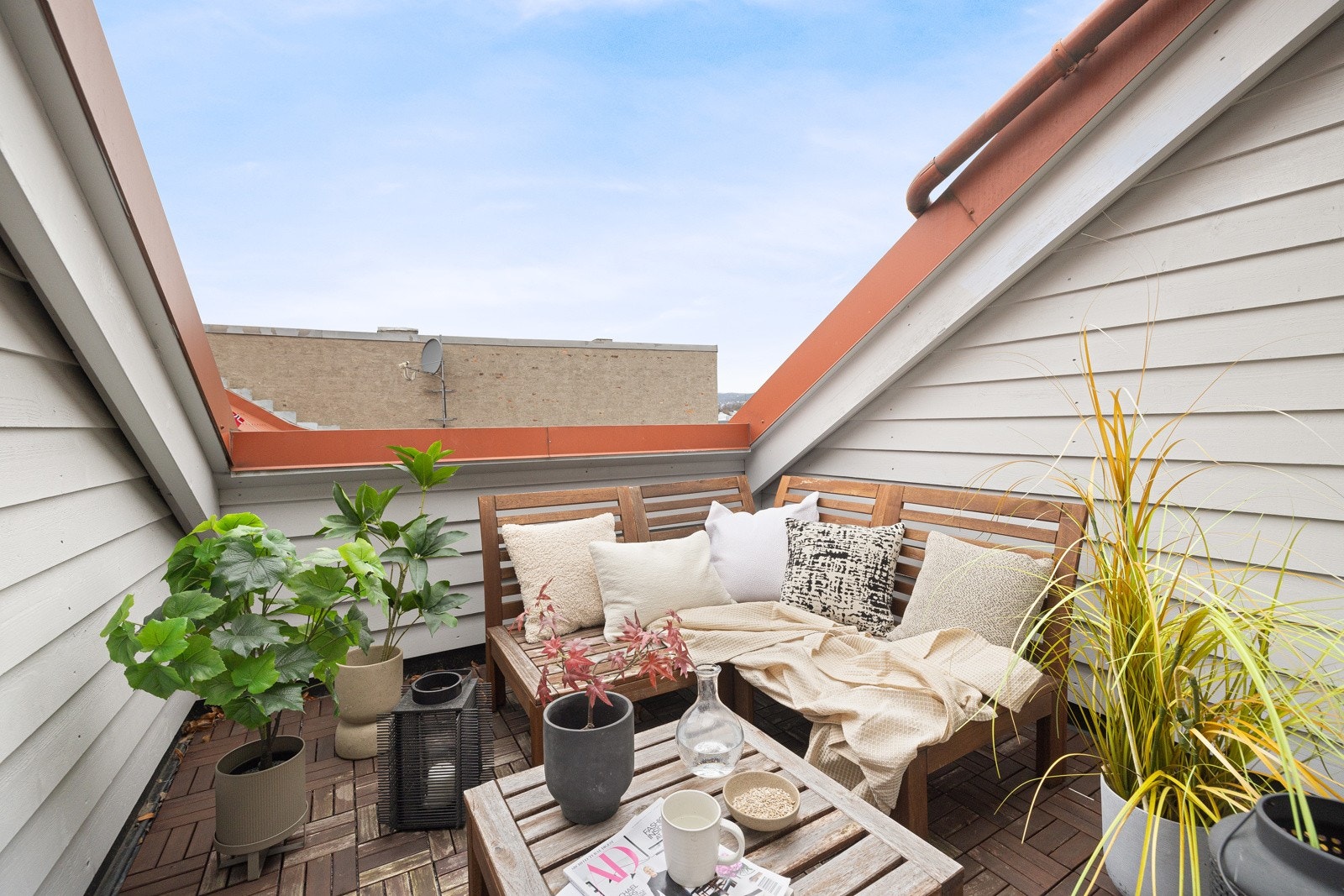 Velkommen til Frydenlundgat 2 A - Her har vi gleden av å presentere en Innholdsrik 3- roms loftsleilighet på St. hanshaugen/ Bislett. Galleribilde