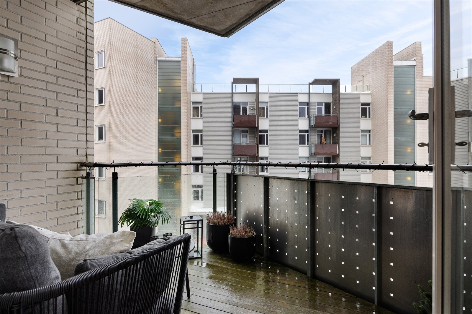 Leiligheten har en flott nordvestvendt balkong på ca. 7 m², perfekt for å nyte ettermiddagssolen. Galleribilde