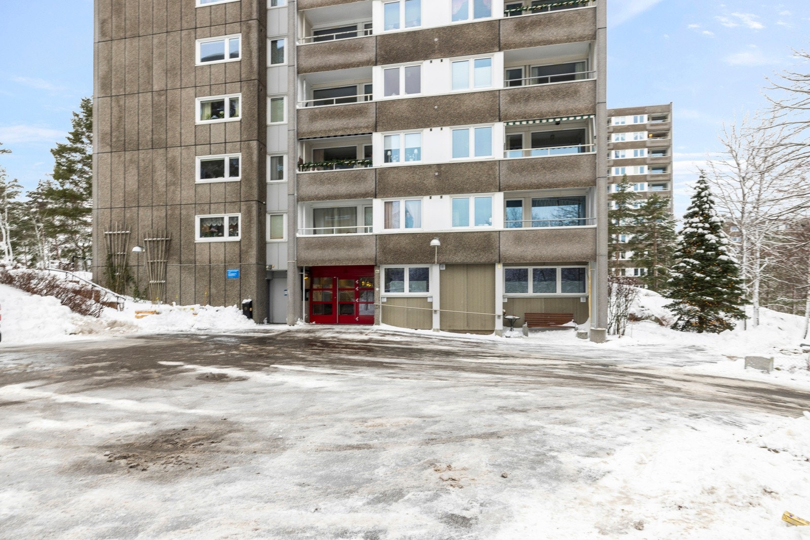Boligen er en del av et rolig og veldrevet borettslag med godt naboskap Galleribilde