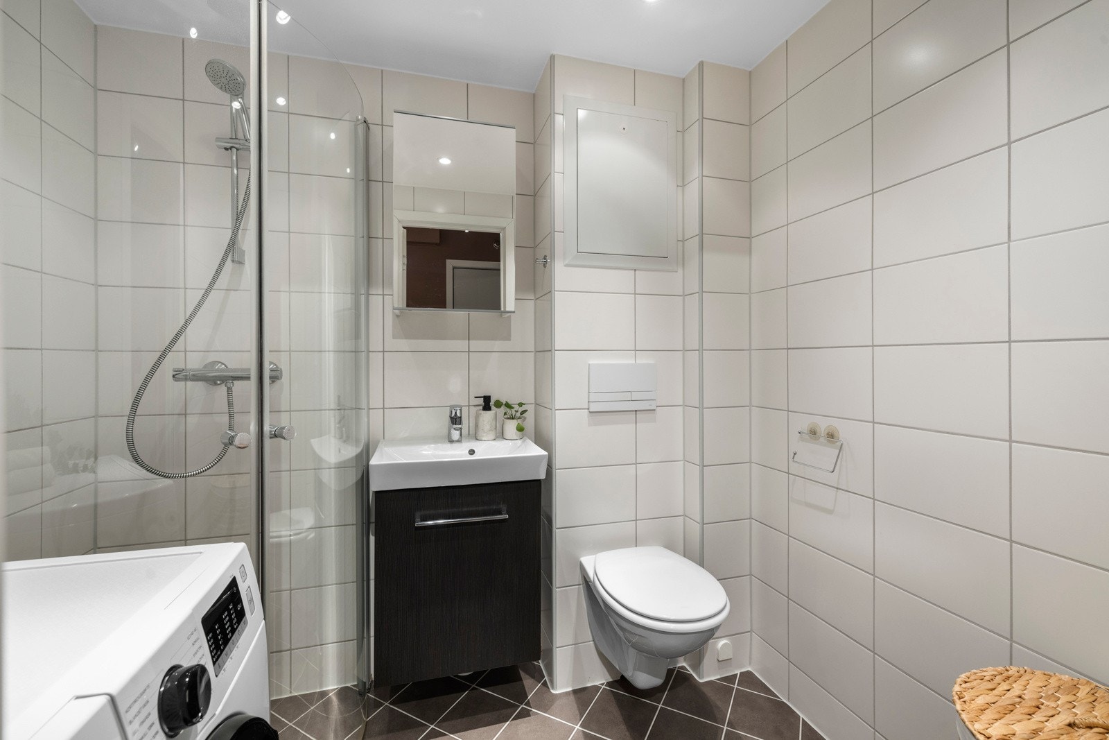 Badet ble rehabilitert i regi av borettslaget i 2013, og fremstår som velholdt, moderne og pent Galleribilde
