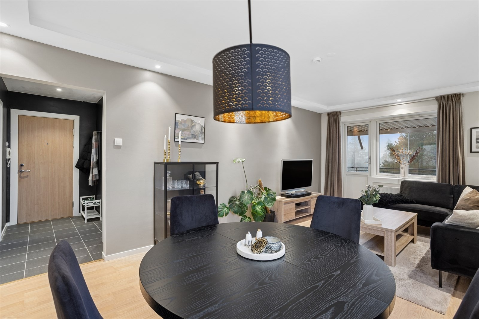 Varmtvann og fyring er inkludert i fellesutgiftene. Galleribilde