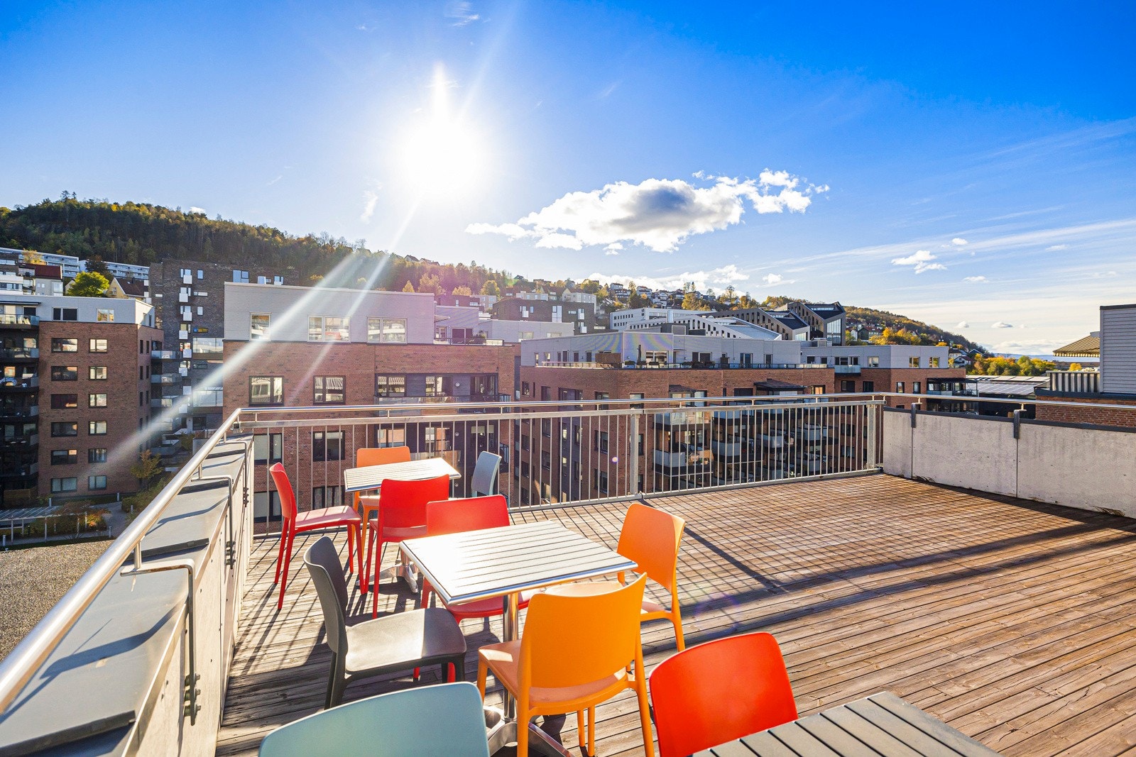 Takterrassen er perfekt for hyggelige sammenkomster Galleribilde