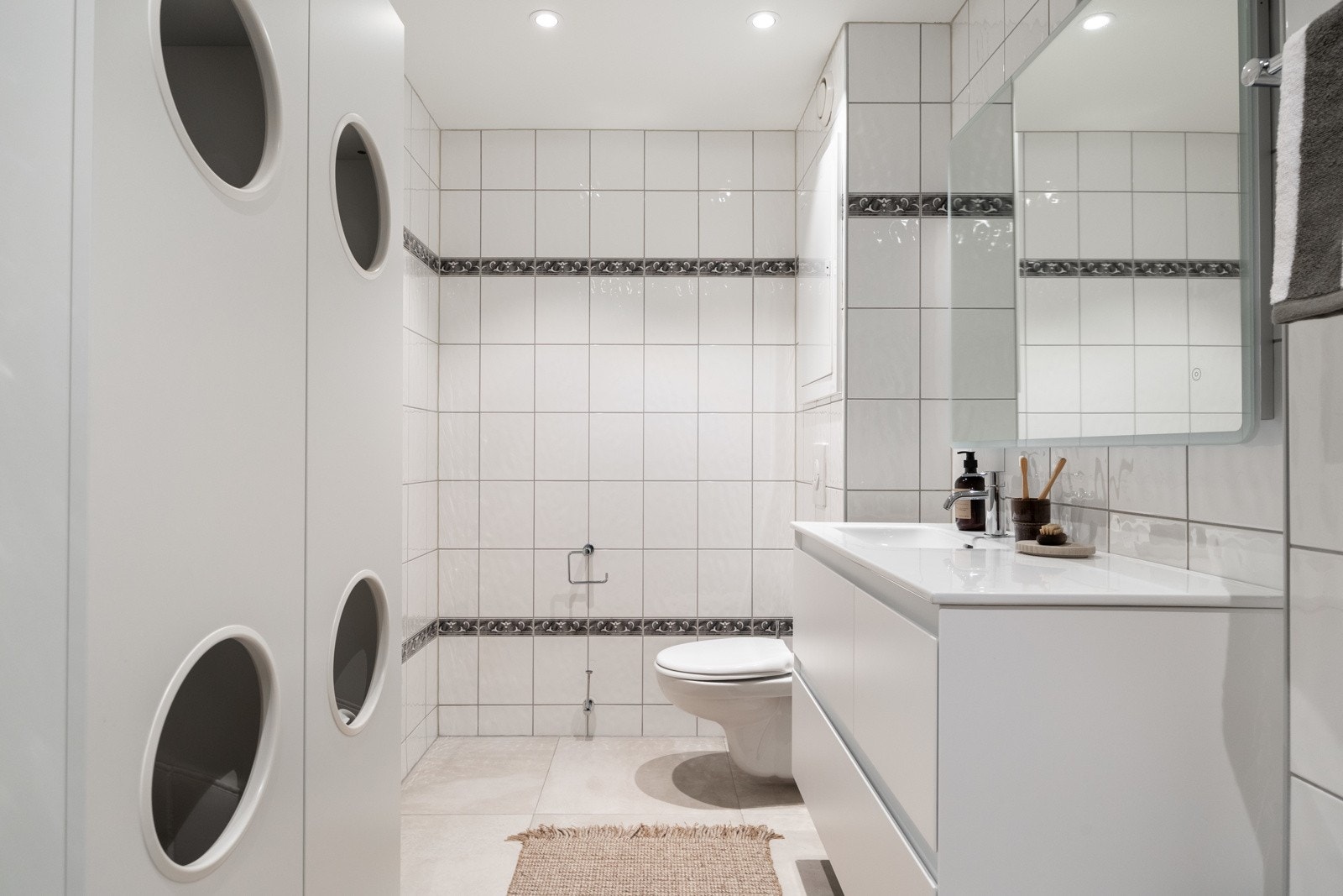 Badet har opplegg for vaskemaskin. Galleribilde