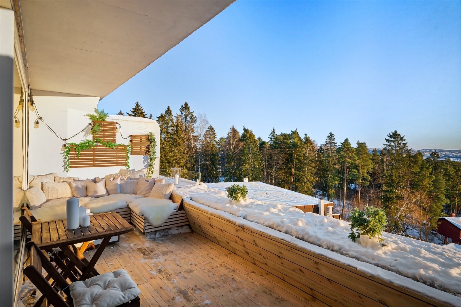 Perfekt for de som ønsker en tilbaketrukket bolig med utsikt over Oslo by og fjorden Galleribilde