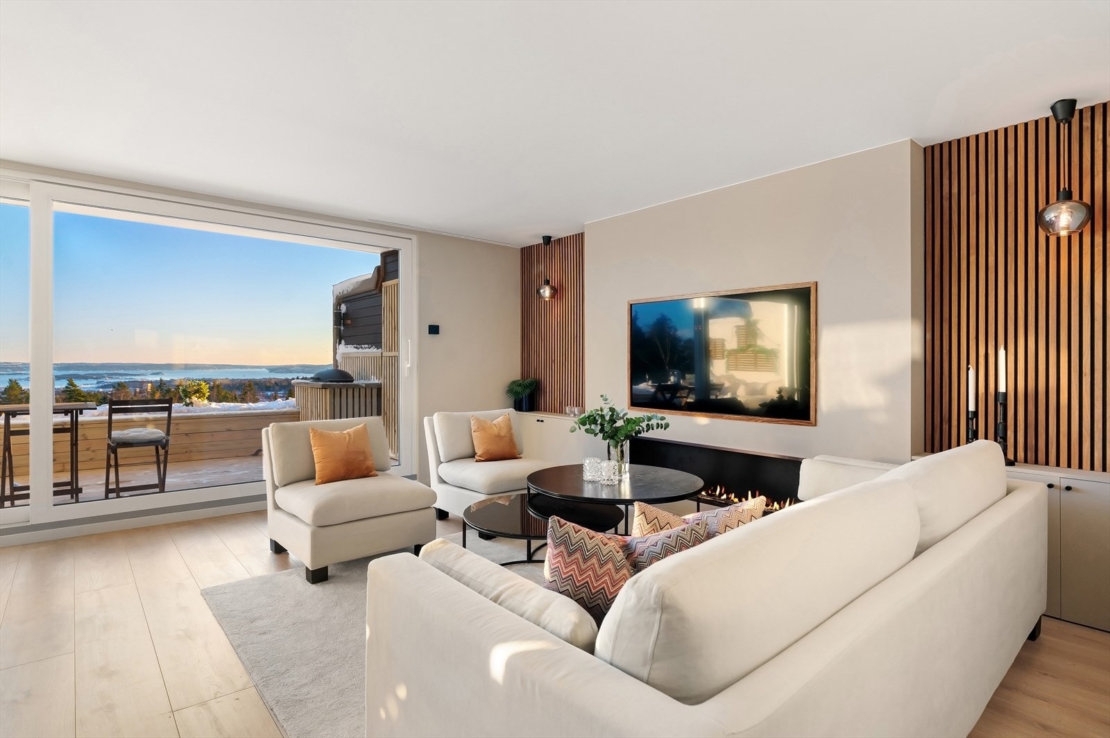 Gjennomgående og utvidet toppleilighet, presentert av Vemund Thorkildsen Galleribilde