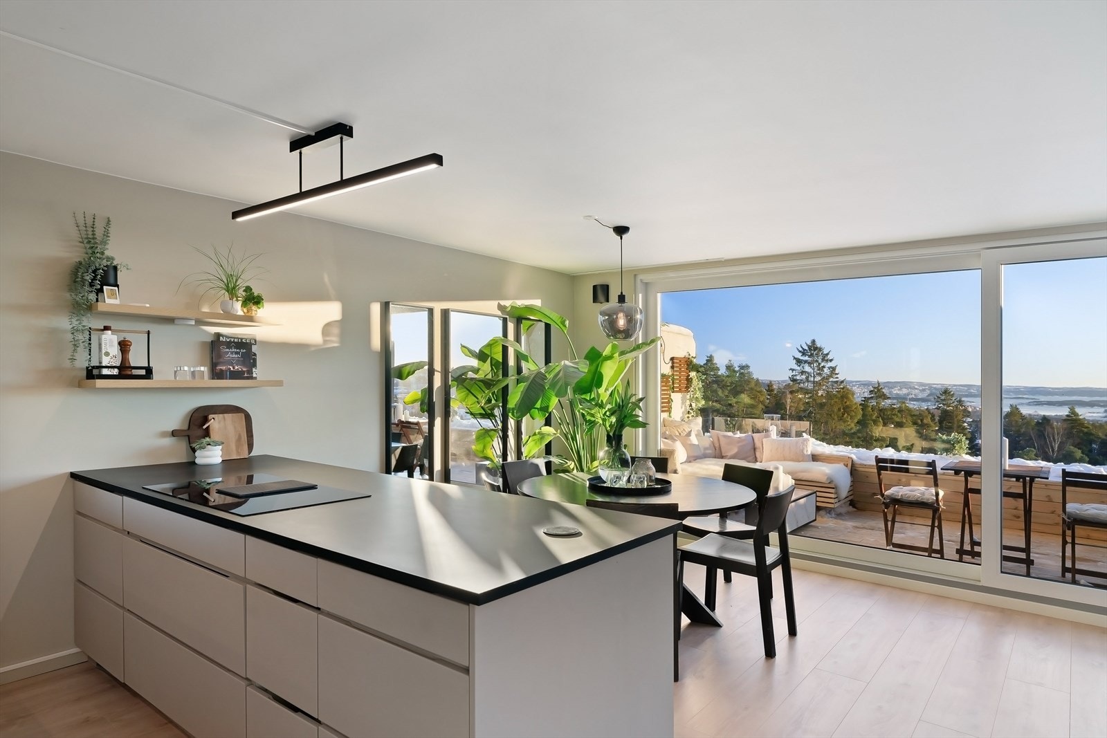 Alle gulv og overflater er skiftet/oppgradert Galleribilde