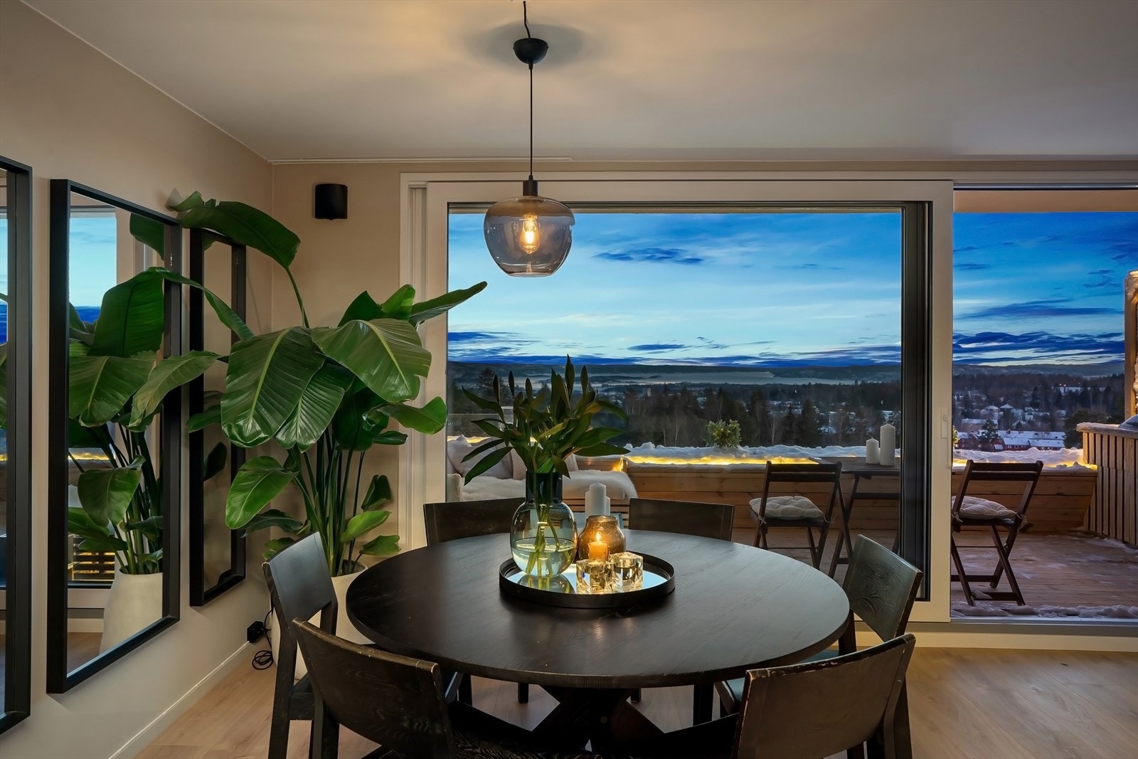 En sømløs overgang mellom inne- og uterom Galleribilde