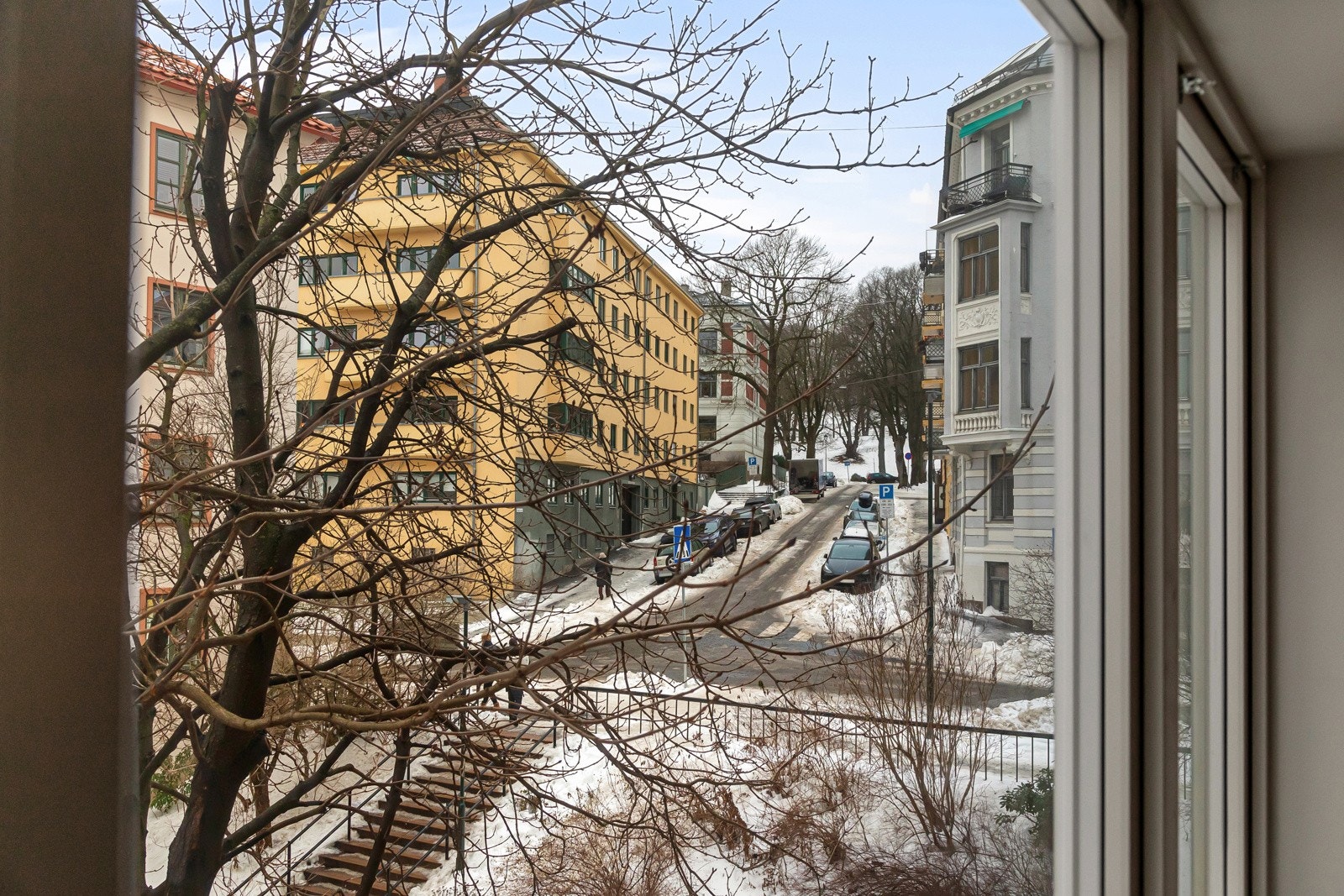 Fra stuevinduene har man utsikt mot idylliske St. Hanshaugen park! Galleribilde