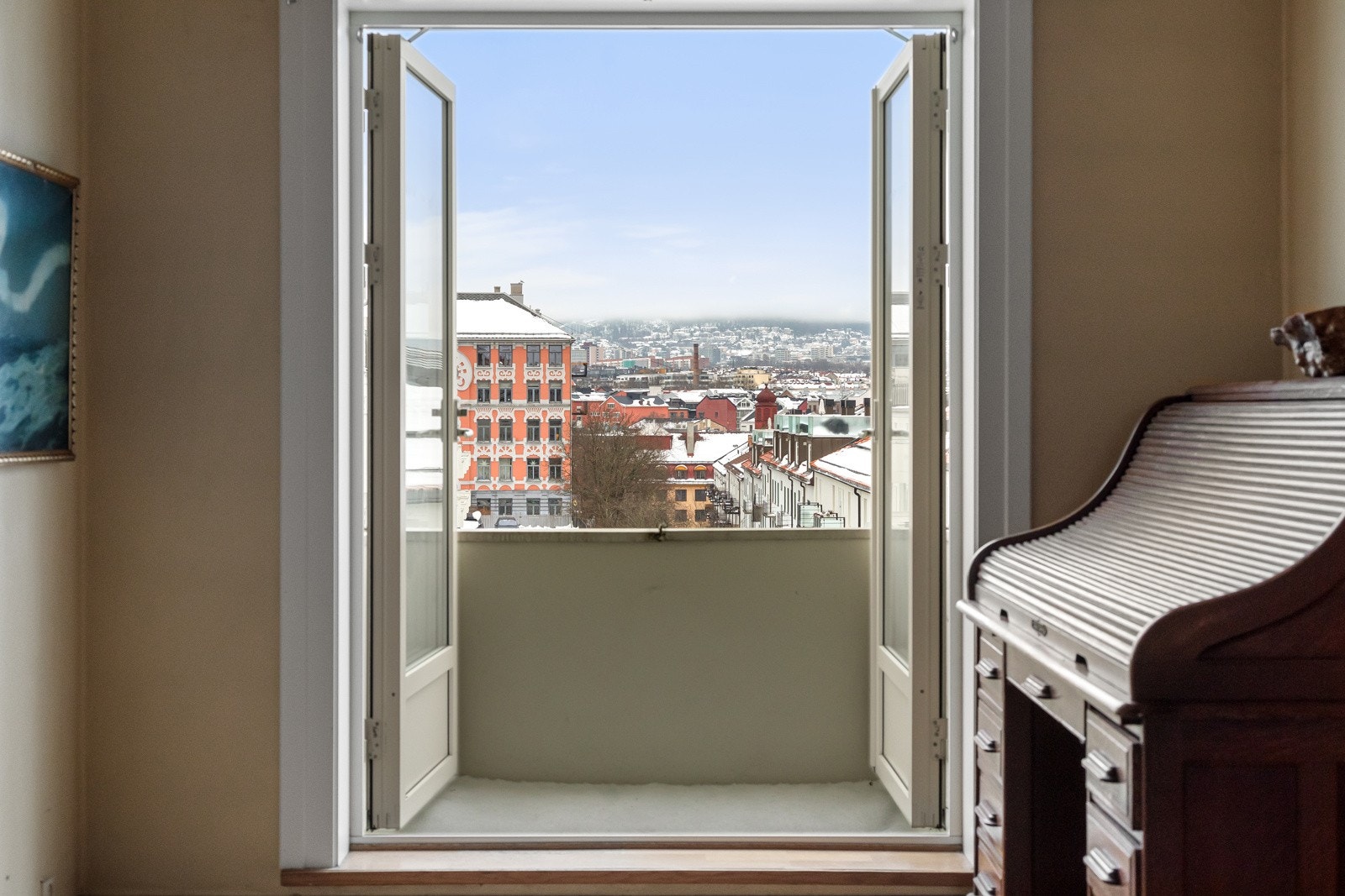 Fra soverommet er det utgang til herlig balkong. Galleribilde