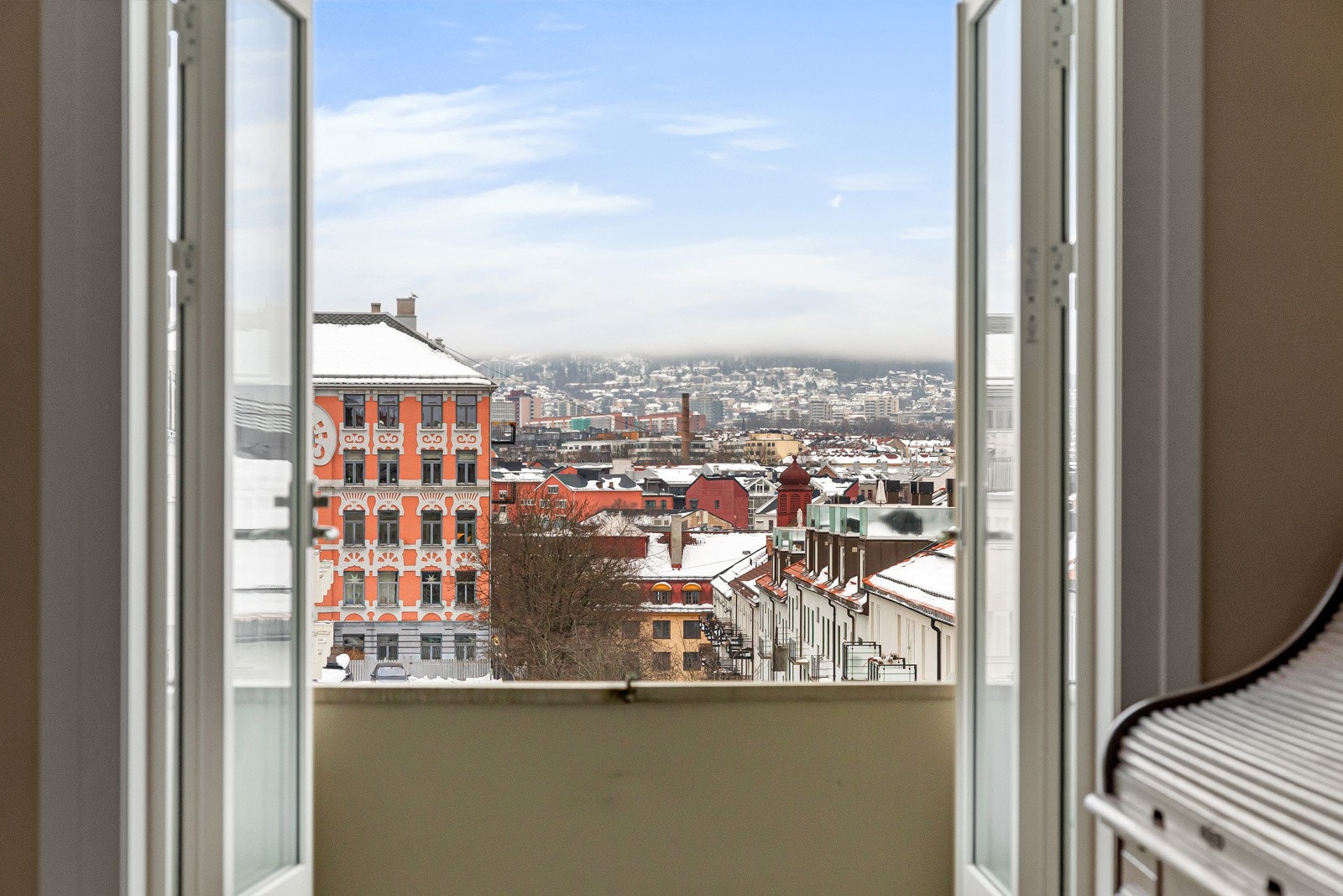 Jon-Kristian Krybelsrud v/ Privatmegleren Soria Moria har gleden av å presentere Fougstads gate 7 på ettertraktede St. Hanshaugen! Galleribilde