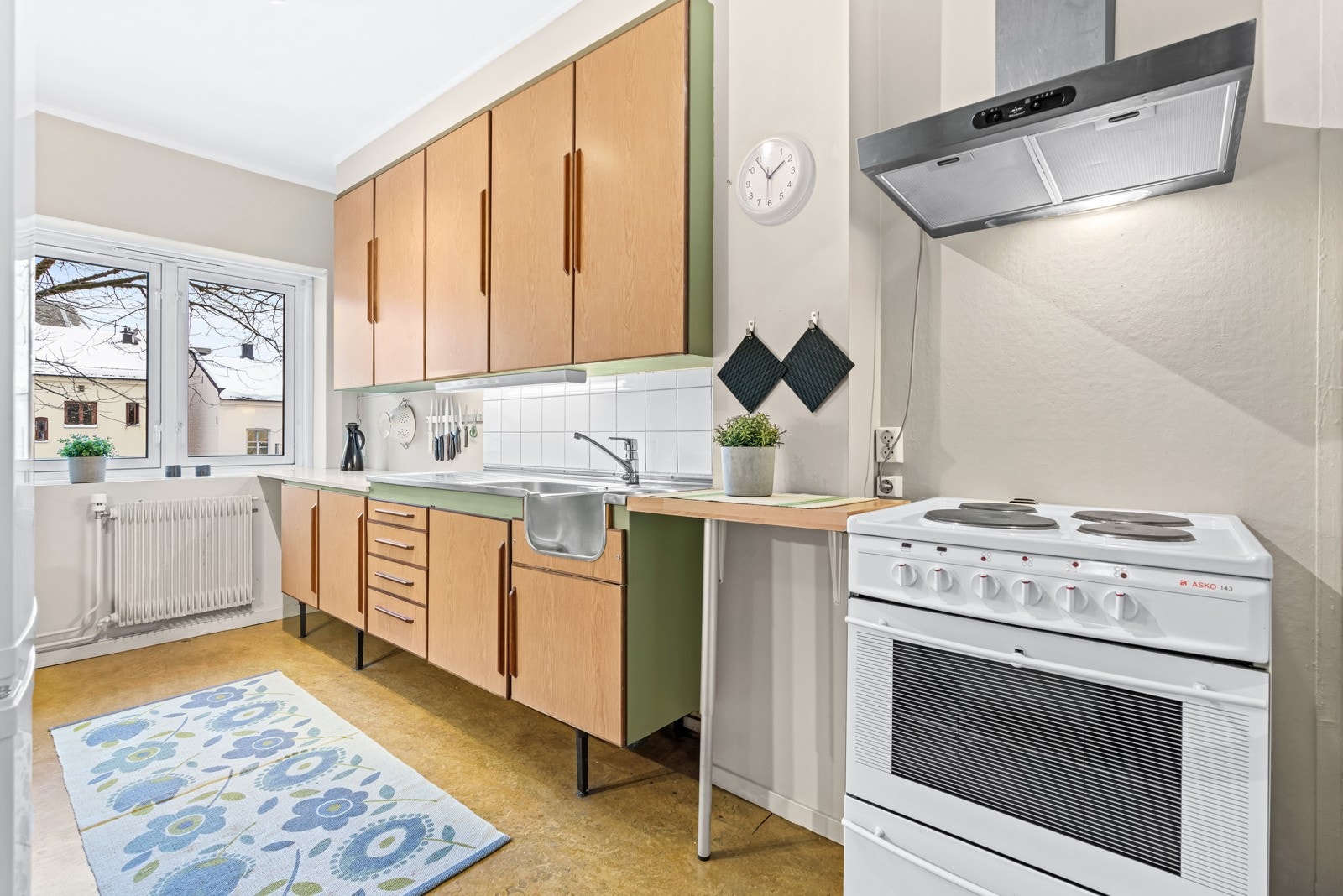 Leiligheten varmes opp via radiatorer tilknyttet sentralvarme. Galleribilde