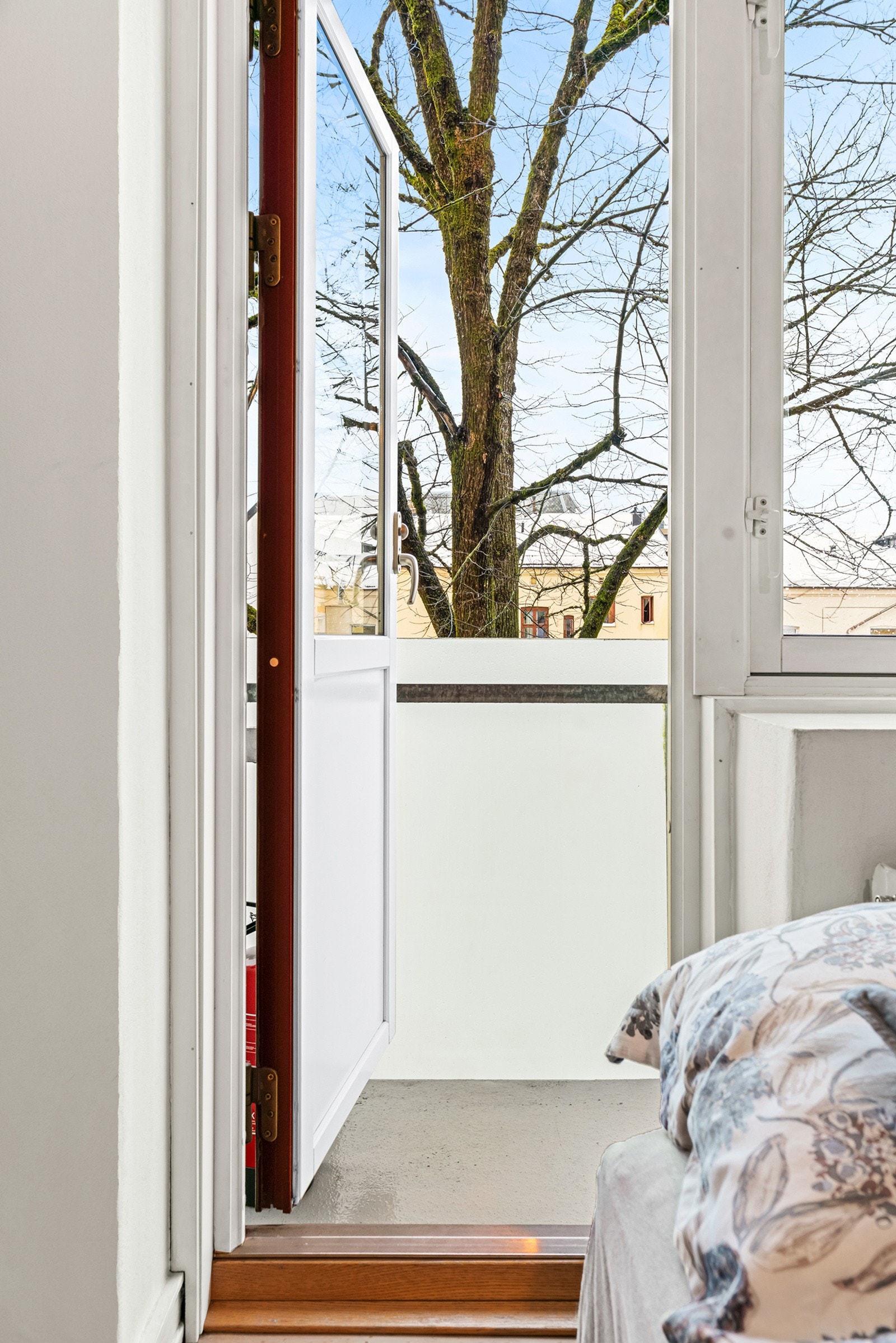 Soverommet har utgang til en brannbalkong. Det er ingen sjenerende innsyn. Galleribilde