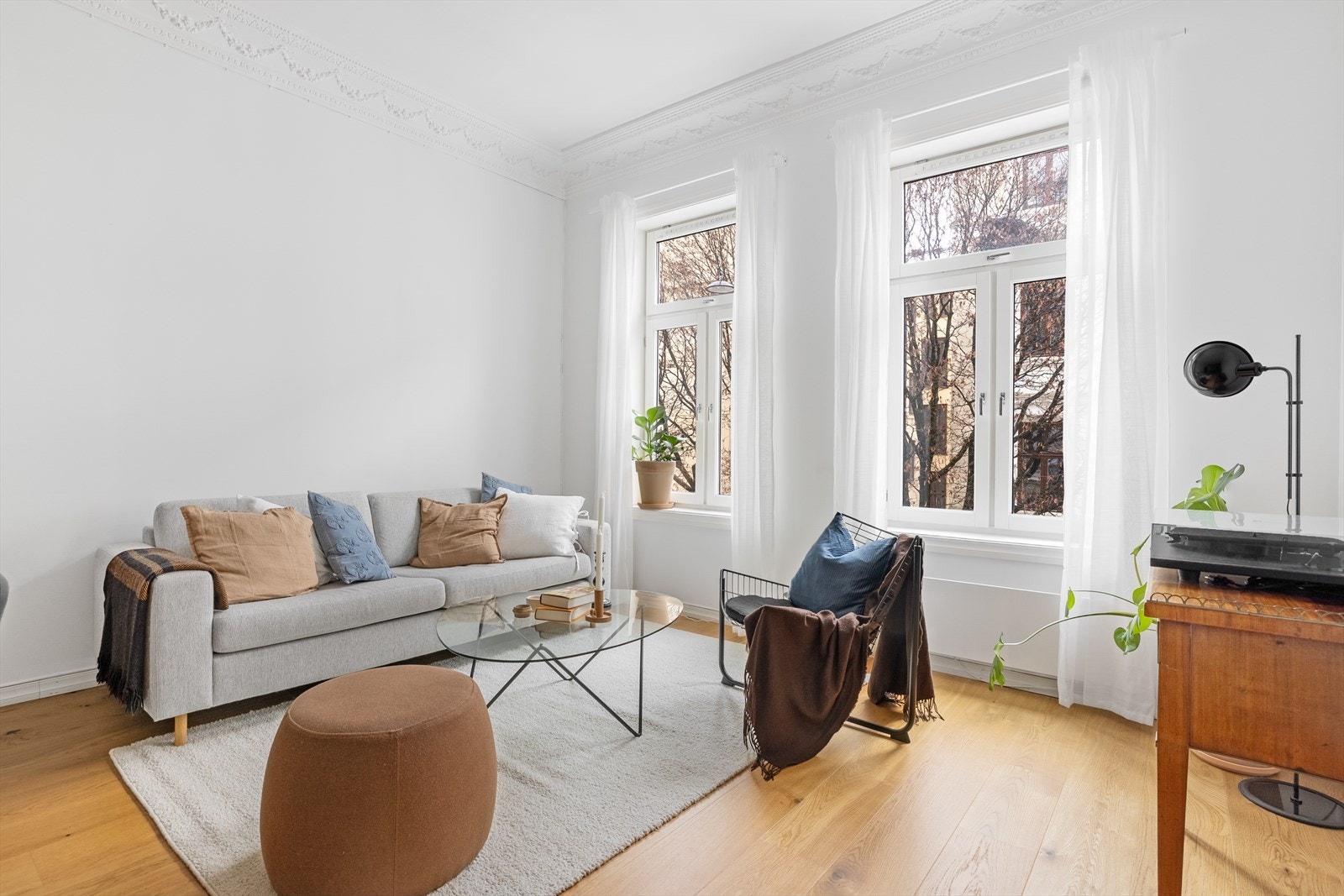 Gjennomgående planløsning sørger for en gjennomlys og luftig følelse i leiligheten Galleribilde