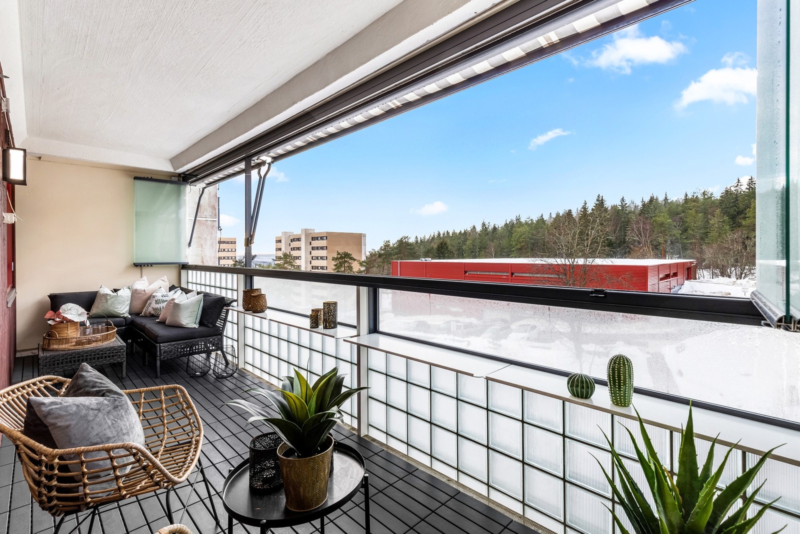 Dagbilder av balkongen Galleribilde