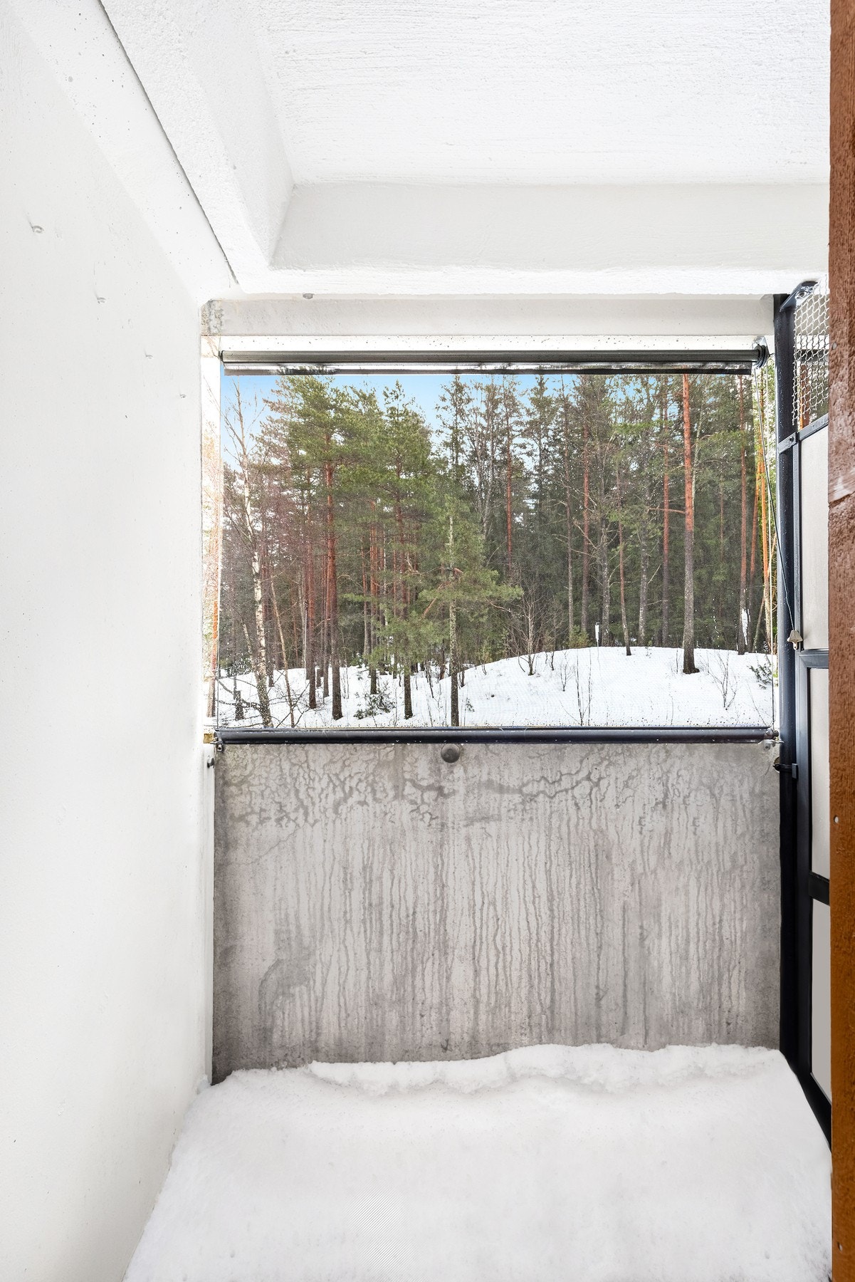 Videre utgang til luftebalkong hvor du kan tørke klar o.l. Galleribilde