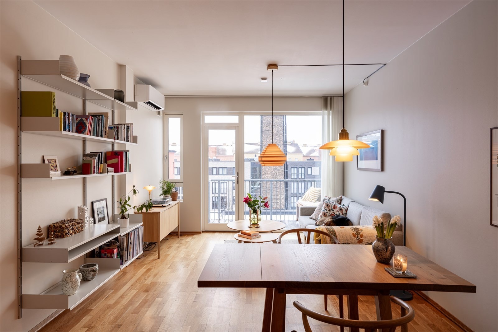 Velkommen til meget tiltalende 4-roms leilighet i Sverres gate 5 - presentert av Caroline Ephraim v/Nordvik Torshov. Galleribilde