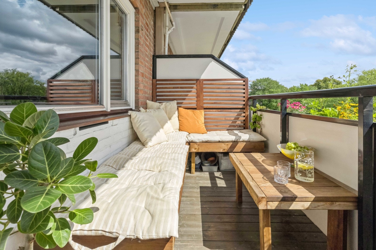 Dette er en lekker og gjennomgående 3-roms med svært populær beliggenhet på Sinsen. Galleribilde