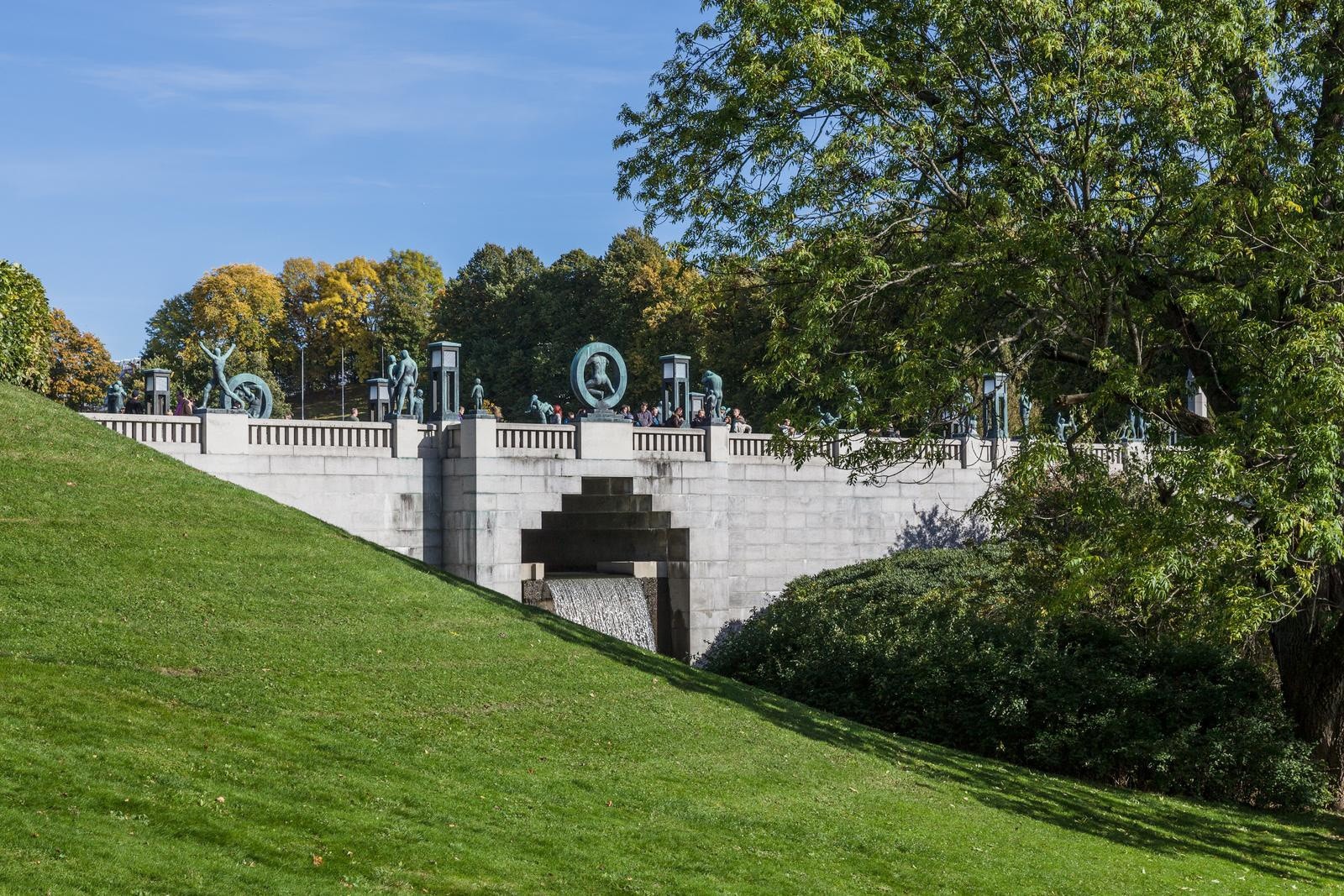 Frognerparken er en kort spasertur unna leiligheten. Galleribilde