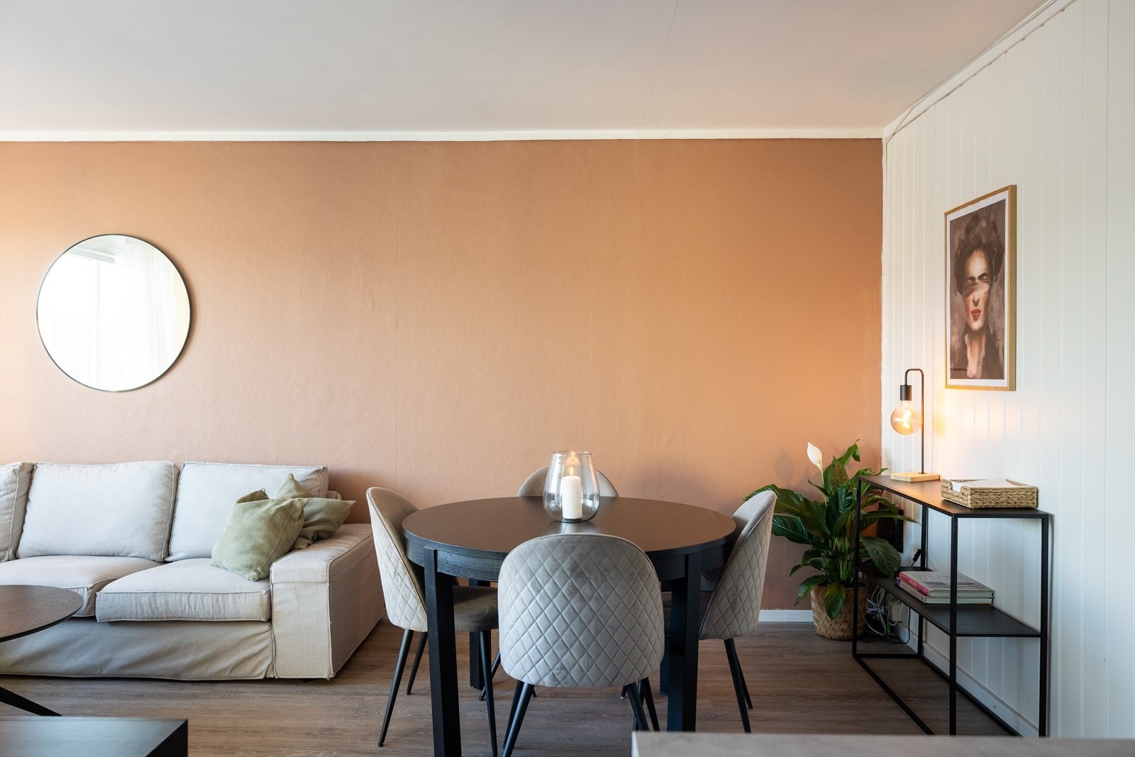 Det er god plass til å møblere med spisebord tilknytning til kjøkkenet. Galleribilde