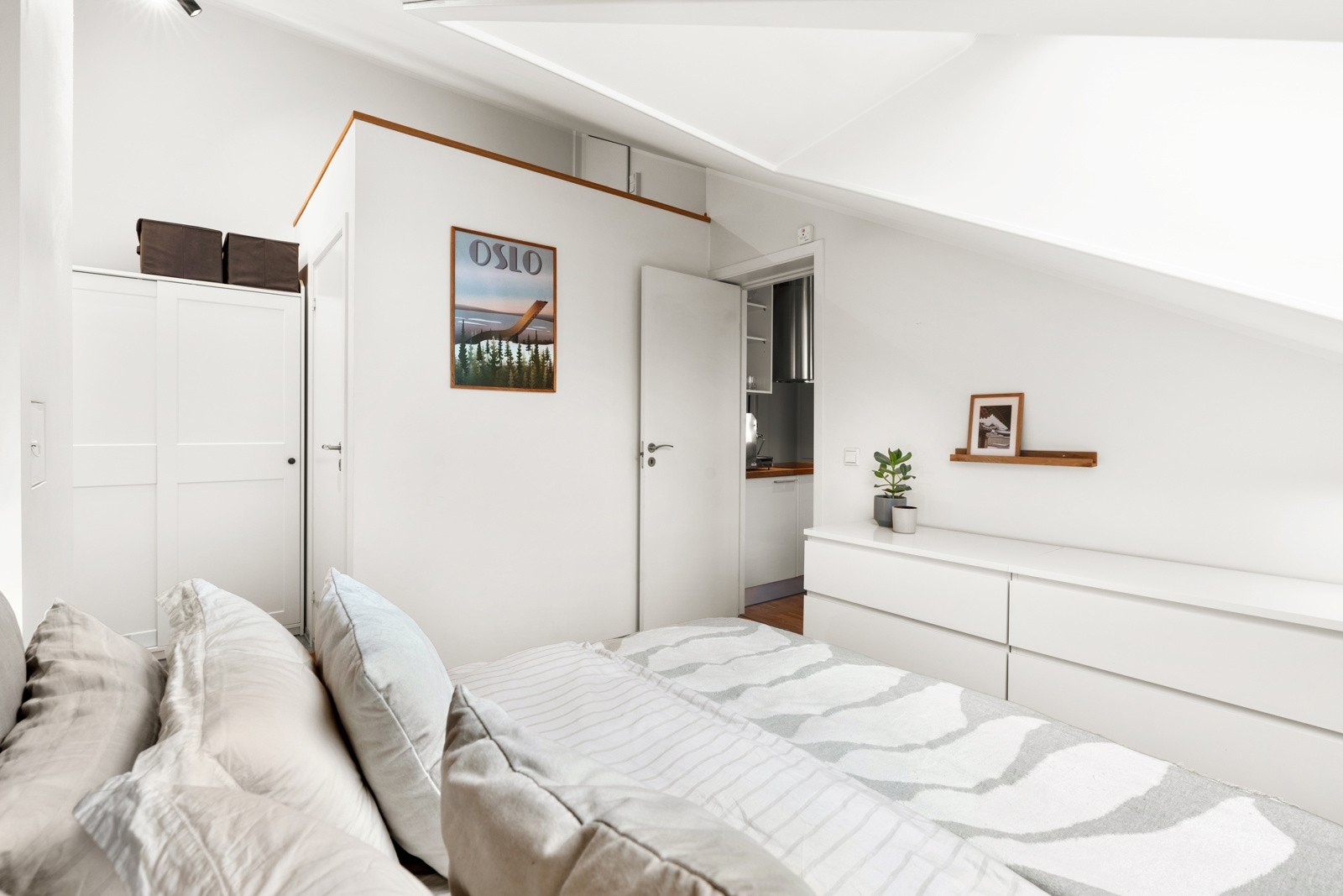 Hems på totalt ca. 7m² over bad og kjøkken. Galleribilde