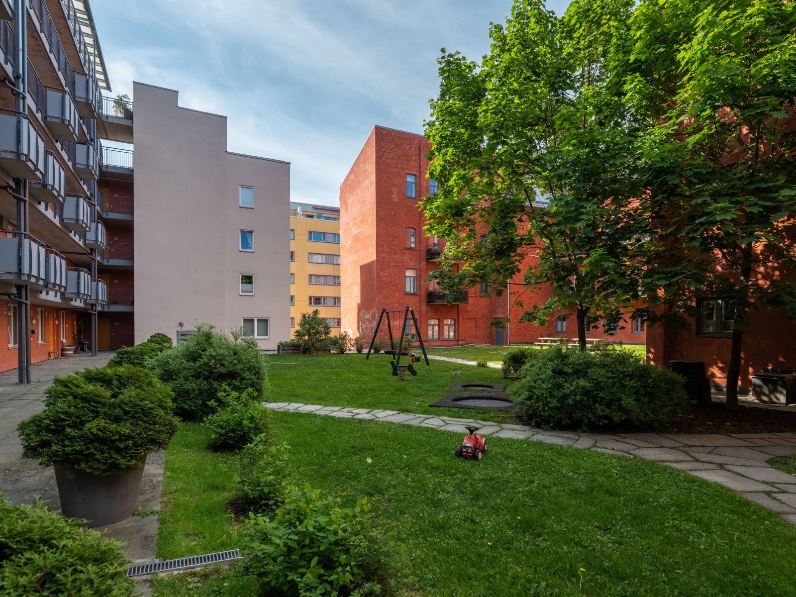 På sommeren er det et lite hakk koseligere her ute. Galleribilde