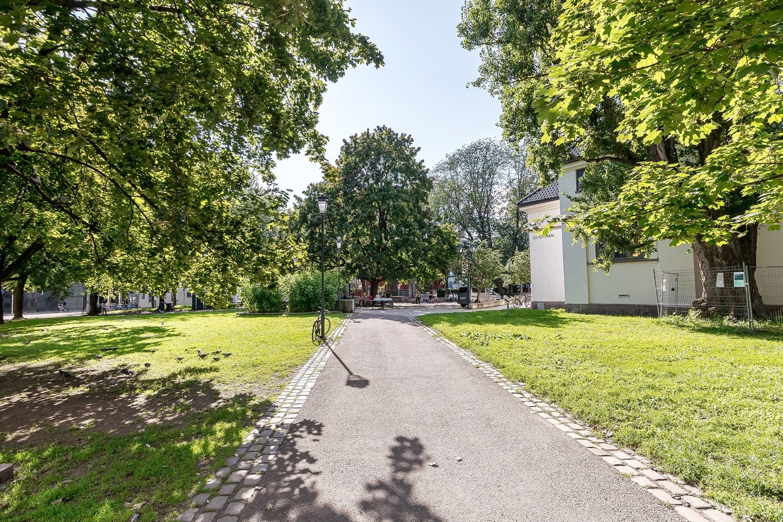 Et område som florerer av kulturtilbud, restauranter, grønne lunger og flere dagligvarebutikker. Galleribilde