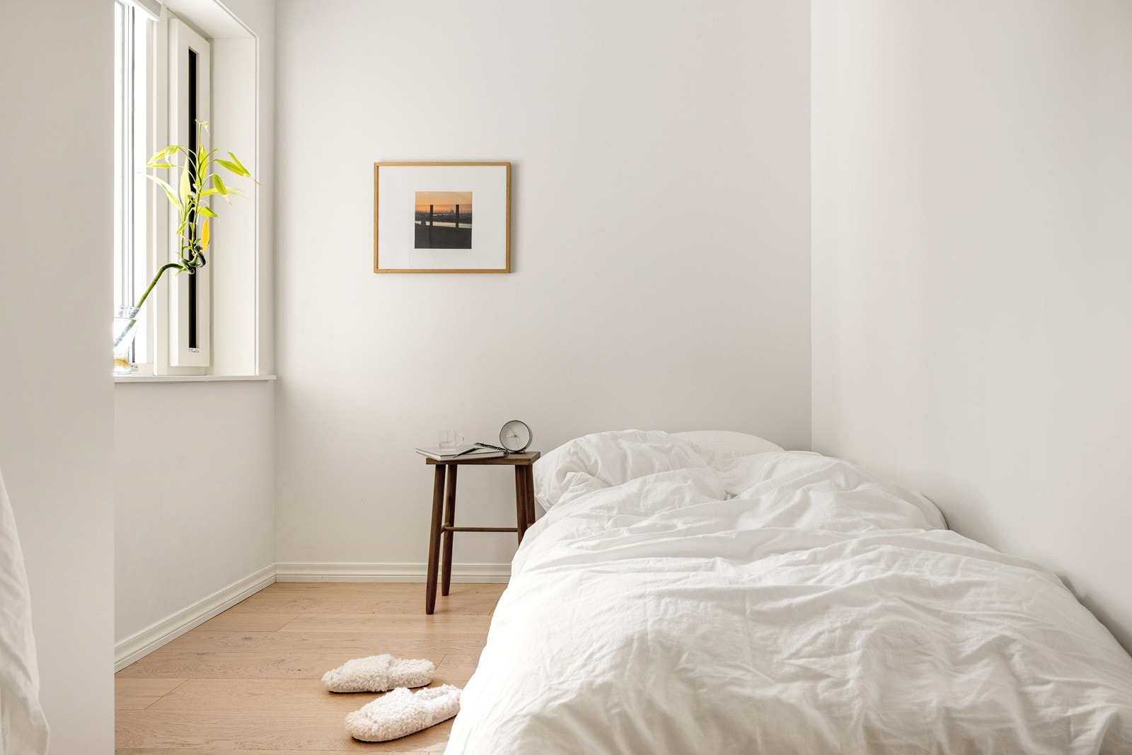 Lyse, moderne overflater også her. Det ble montert plisségardiner på soverommene i 2021. Galleribilde