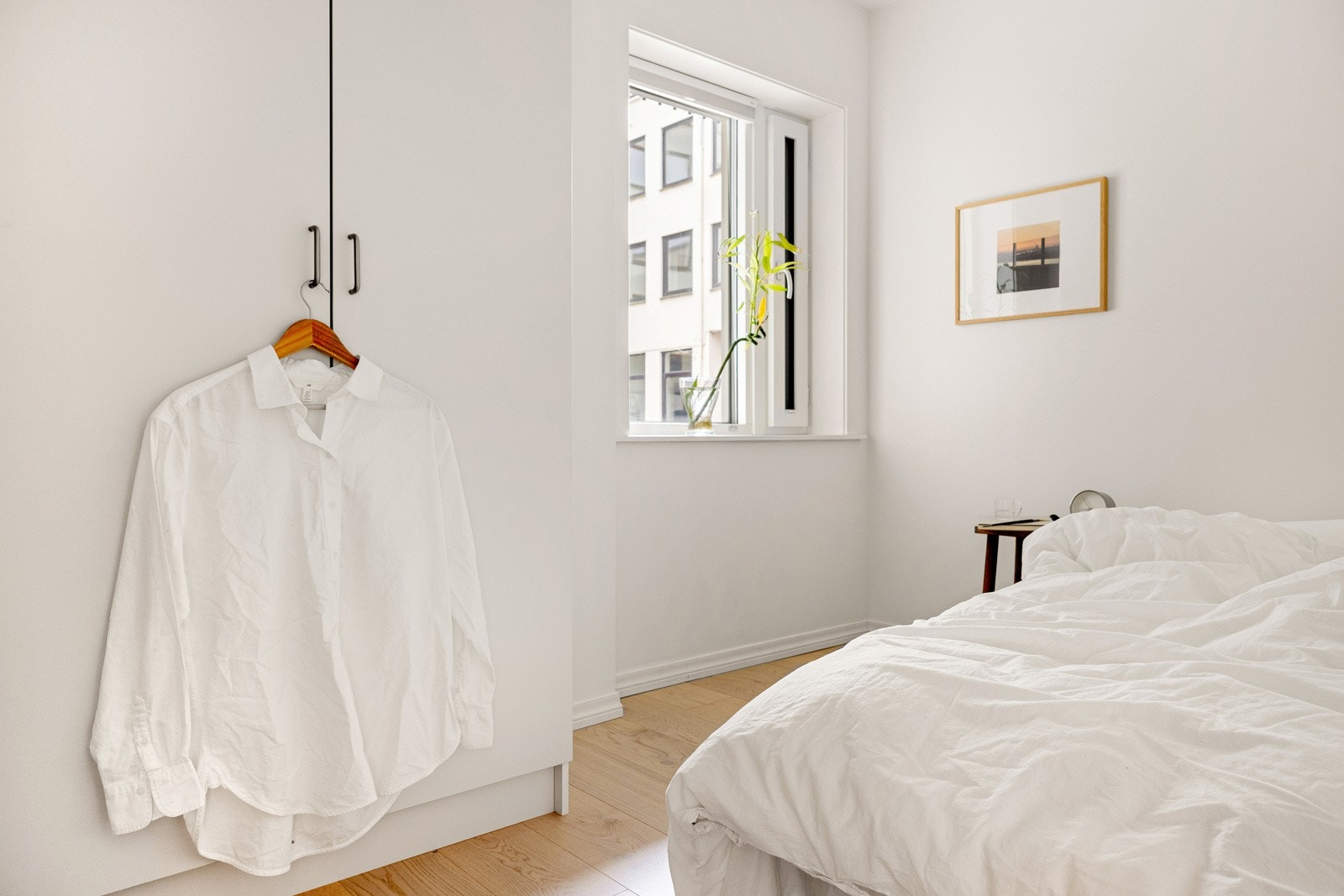 Soverom 2 måler 7.2 kvm og passer godt som både gjesterom og kontor. Galleribilde