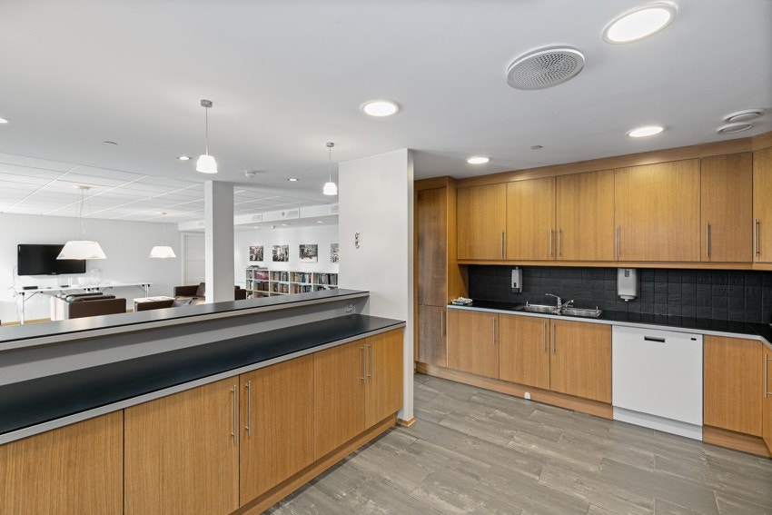 Bilde av selskapslokalet som tilhører borettslaget. Galleribilde