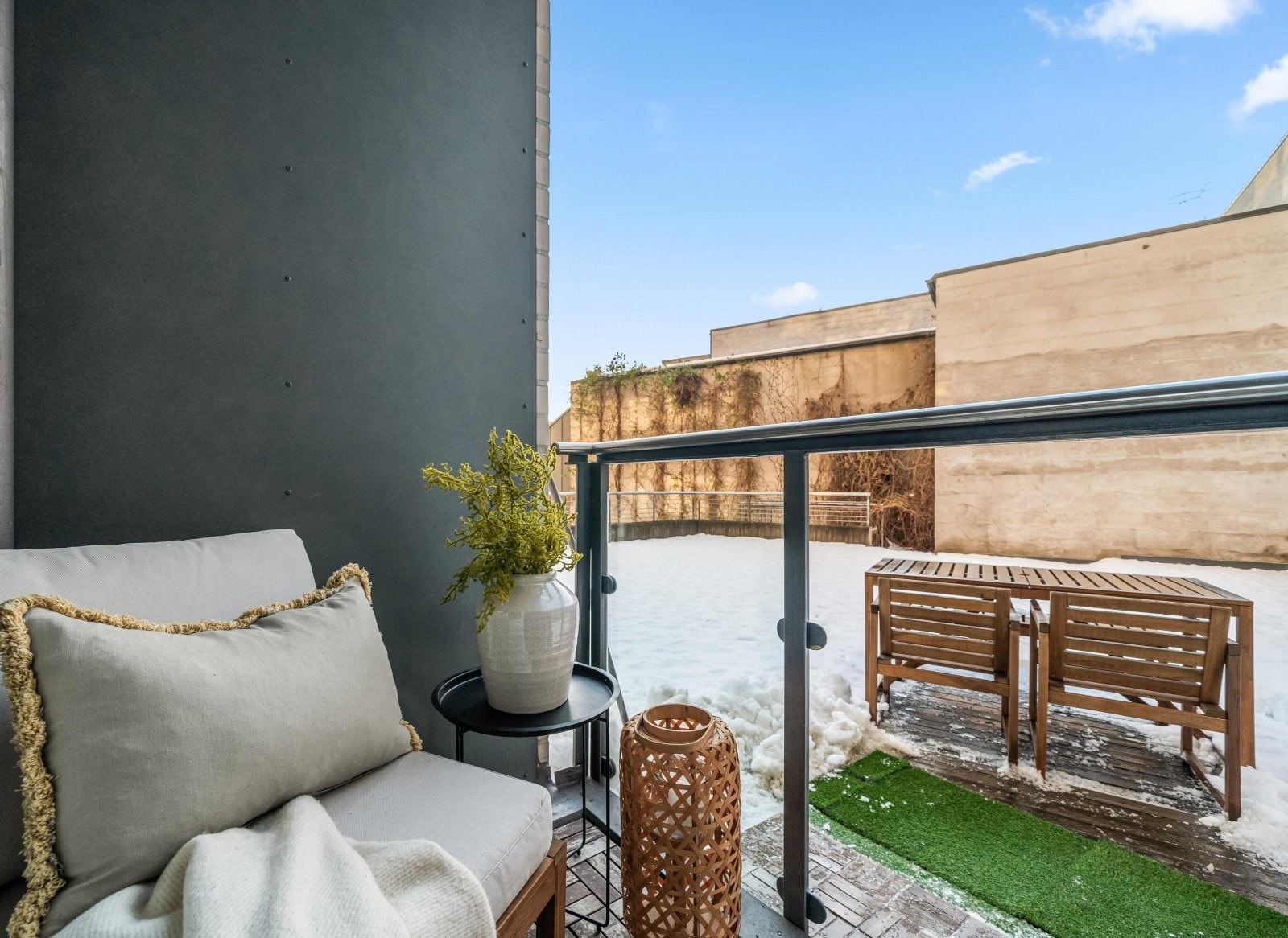 Balkongen er vestvendt. Galleribilde