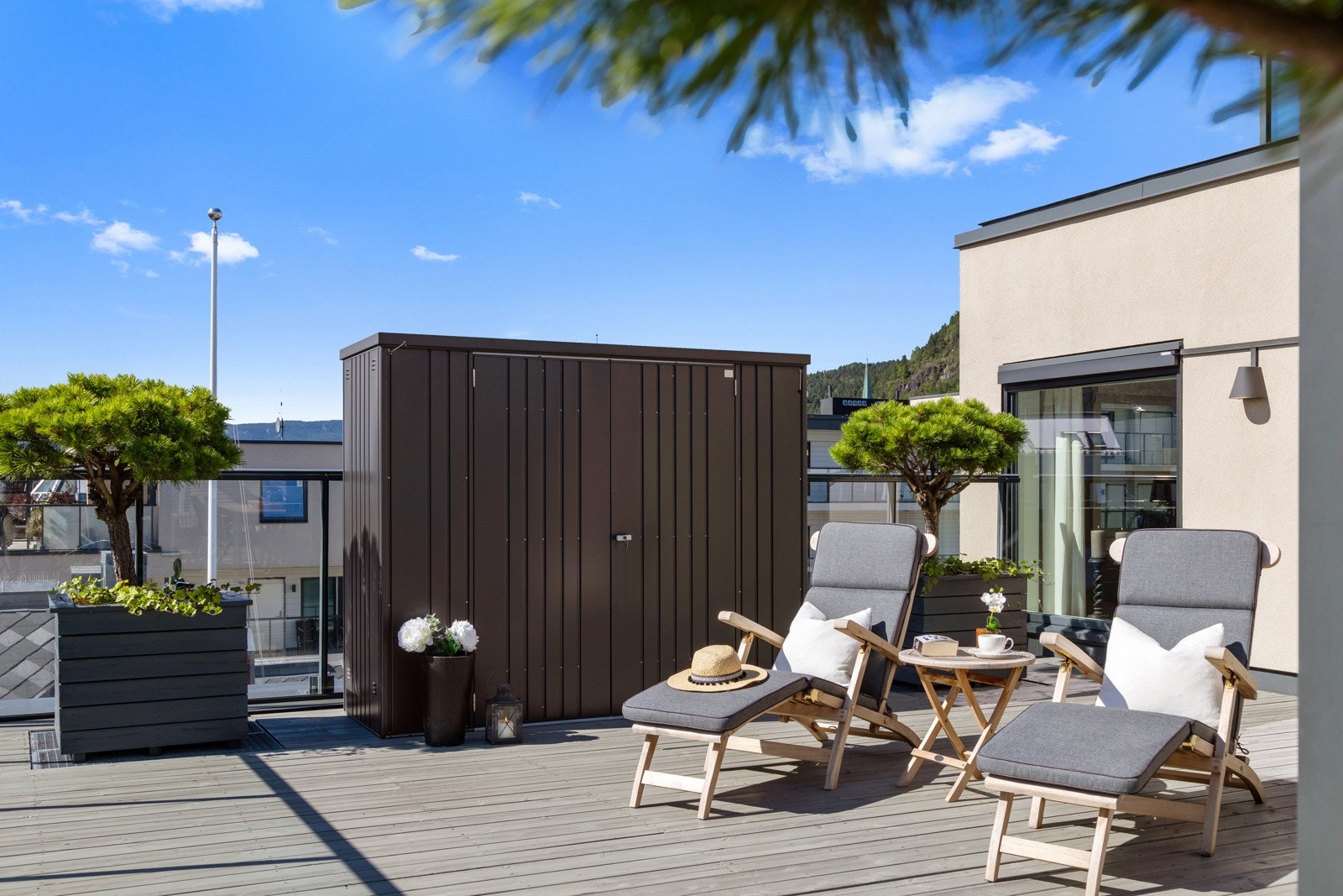 Boden er svært praktisk å ha. Den er på 2 kvm og er løs slik at den kan flyttes om ønskelig. Galleribilde