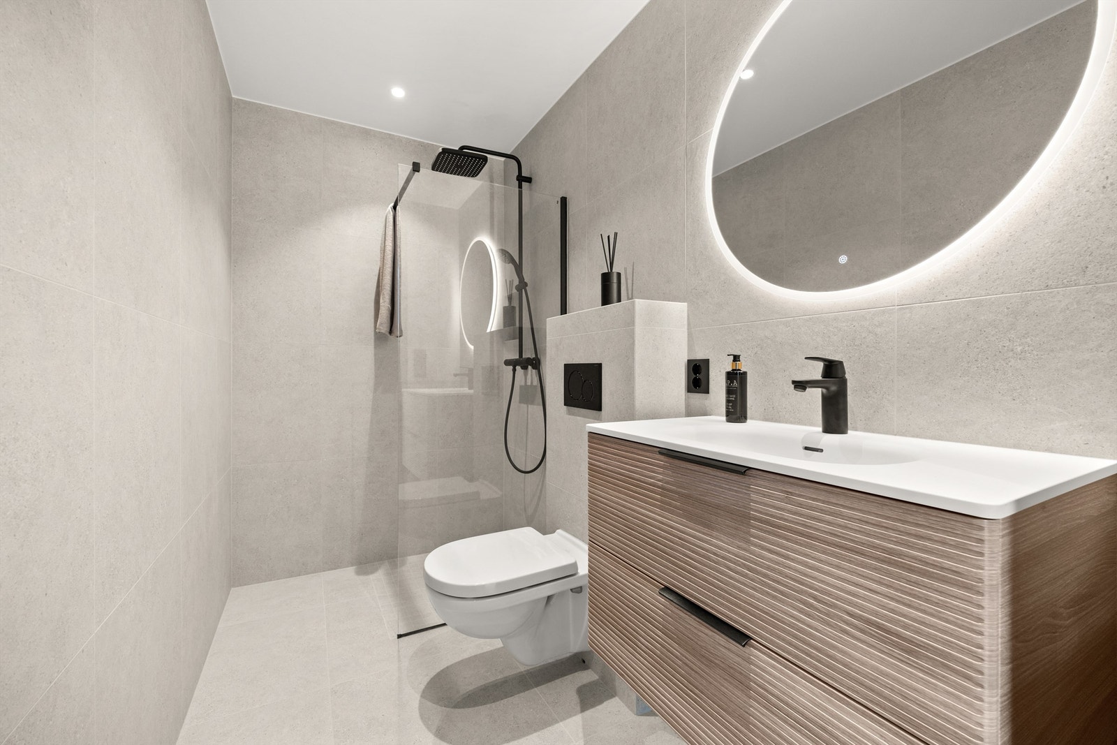Badet tilknyttet hovedsoverommet Galleribilde
