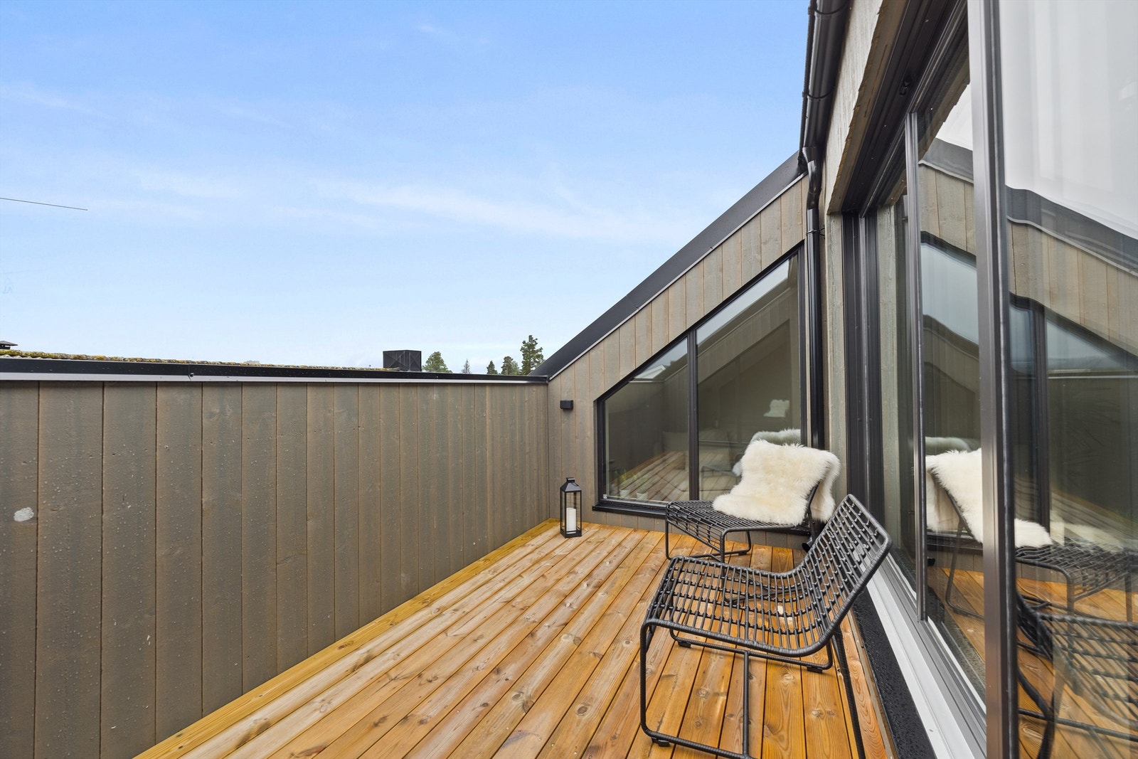 Delikat takterrasse, det er også god utsikt mot Lørenskog og Strømmen Galleribilde
