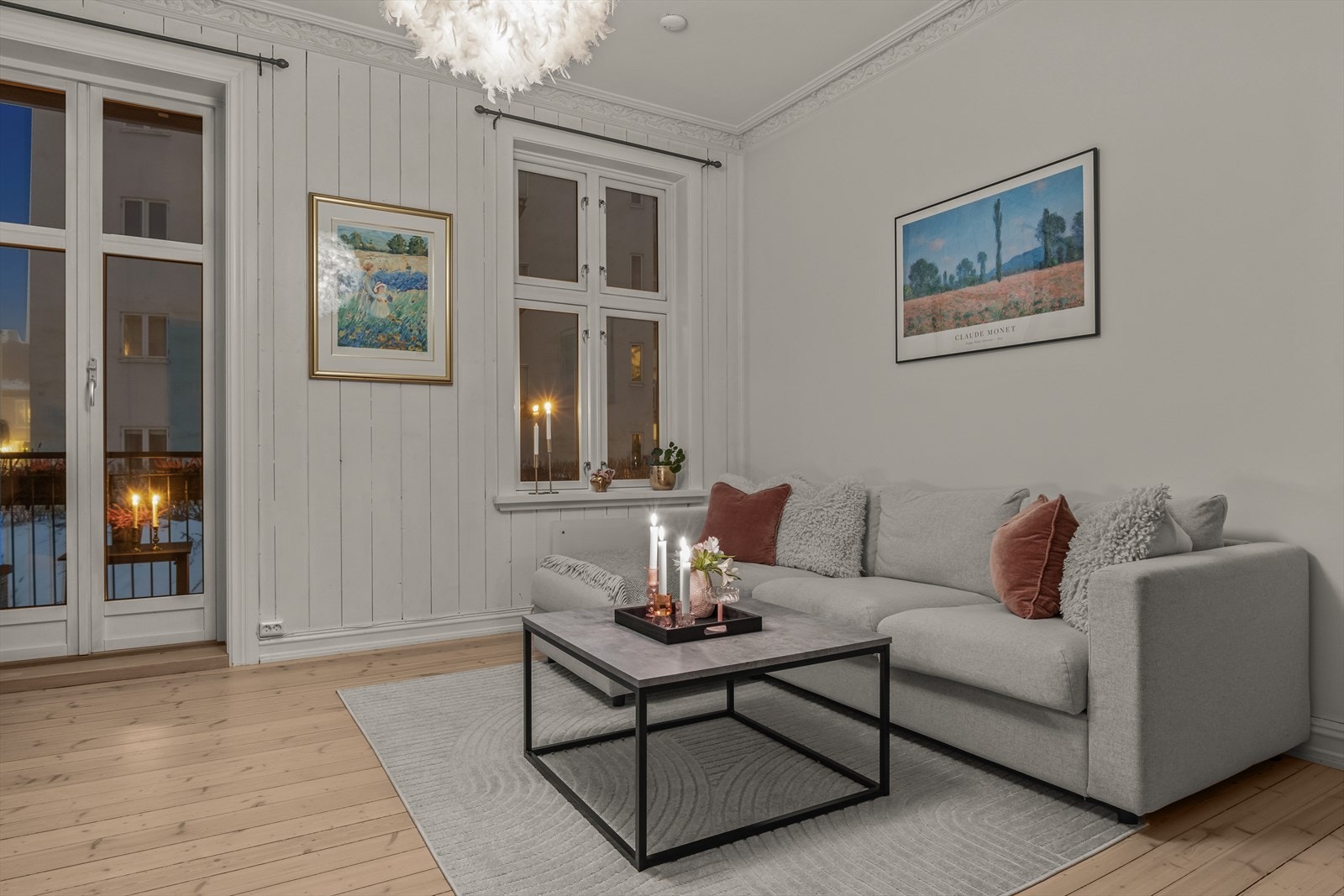 Leiligheten er meget velholdt med fin, lun atmosfære og med pene, klassiske detaljer. Galleribilde