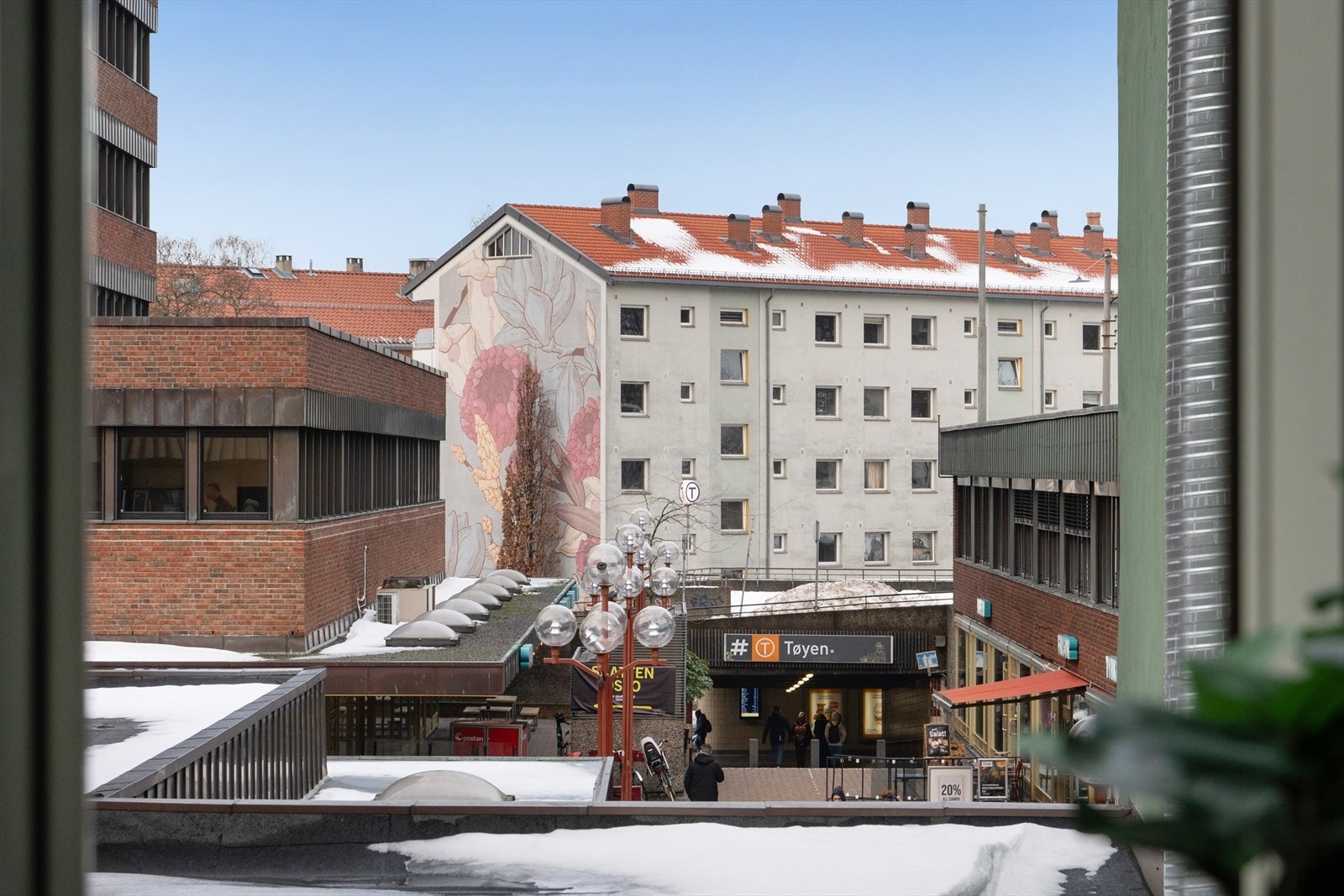 Kort vei til Tøyen torg med t-bane Galleribilde