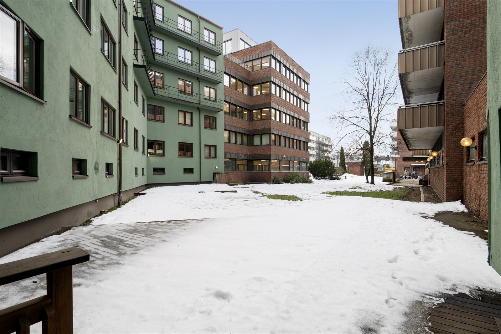 Bakgård Galleribilde